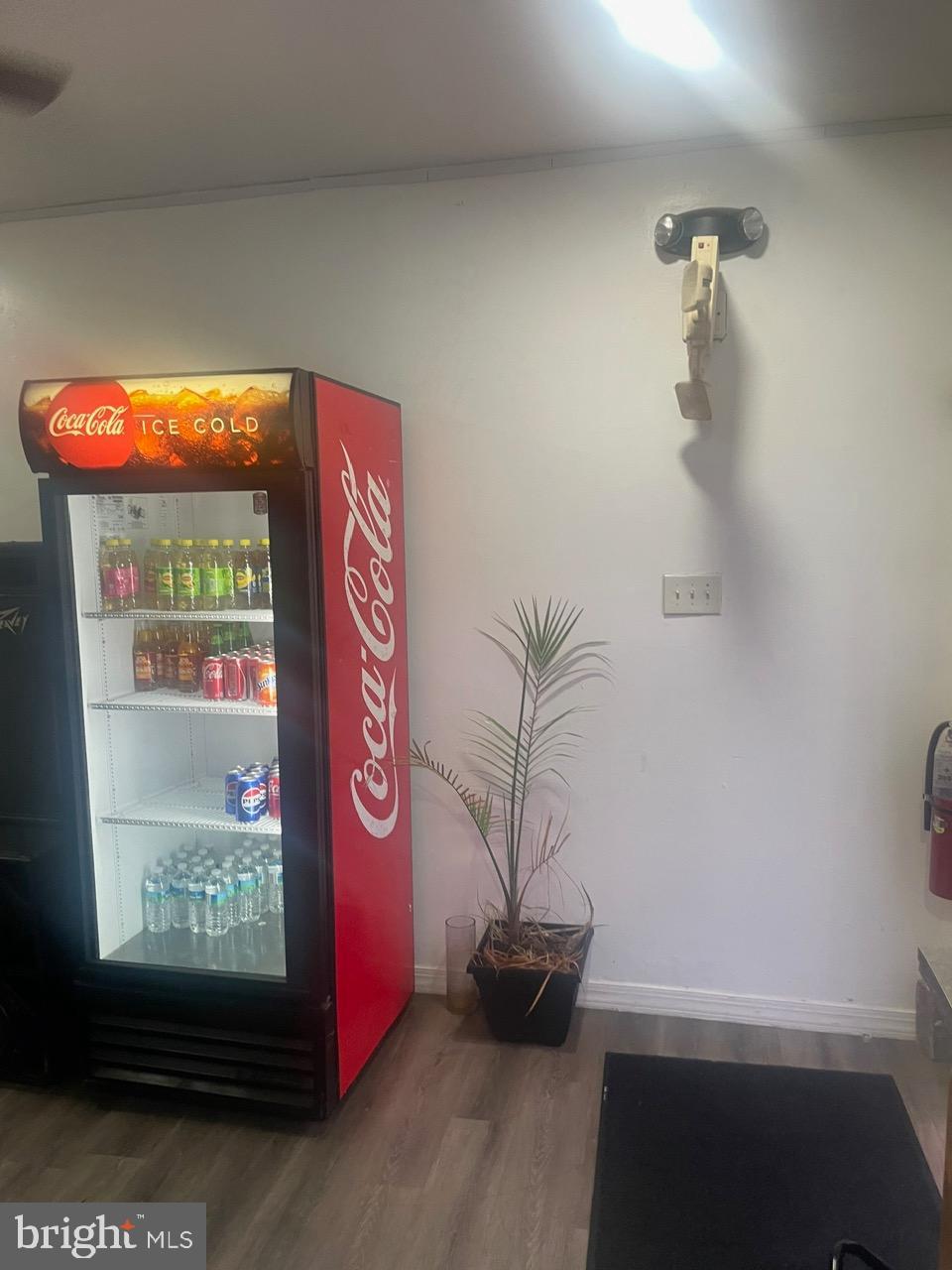 PHILADELPHIA (WEST) - Commercial Sale