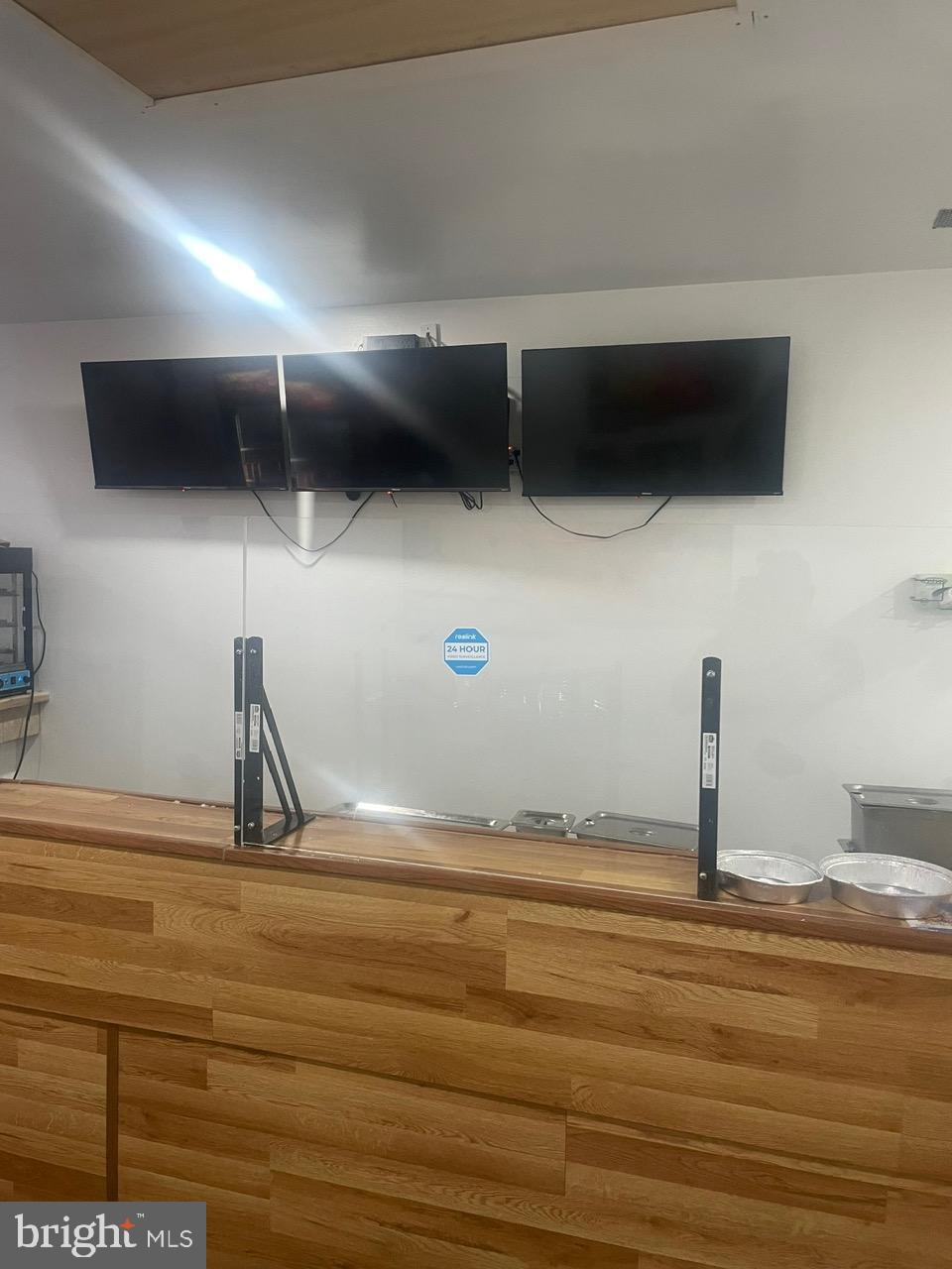 PHILADELPHIA (WEST) - Commercial Sale