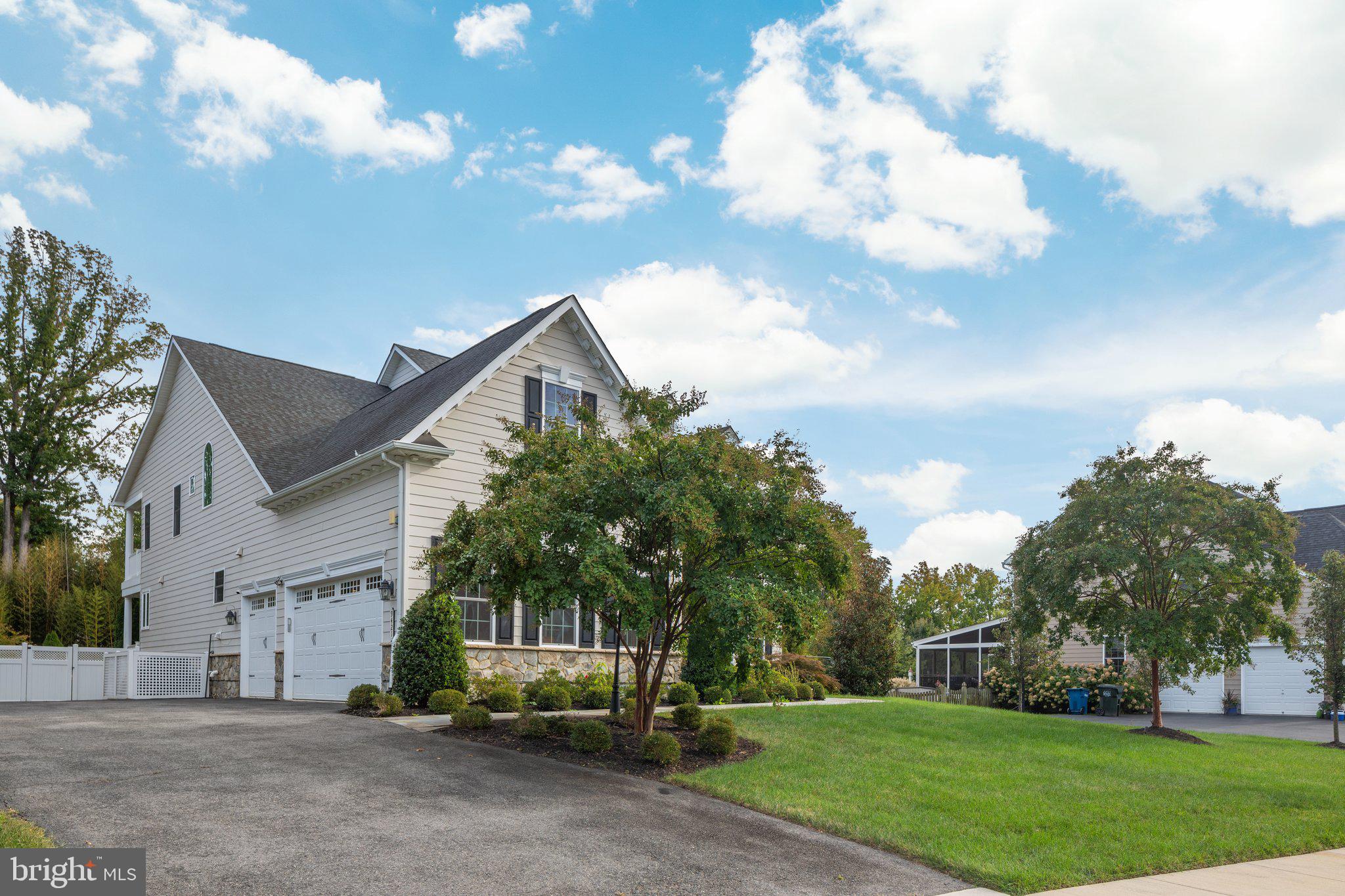 RIVERWOOD - Residential