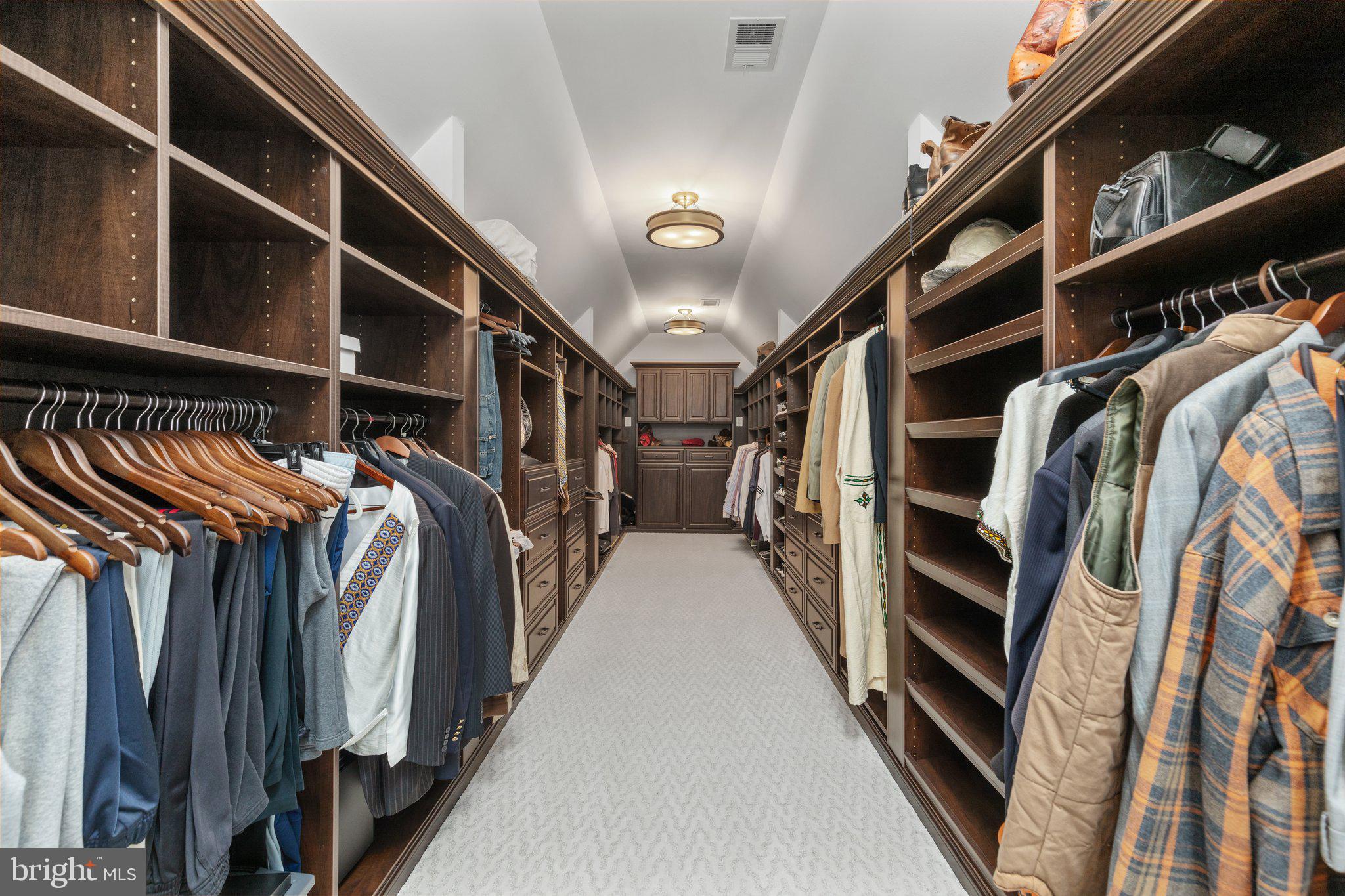 RIVERWOOD - Residential