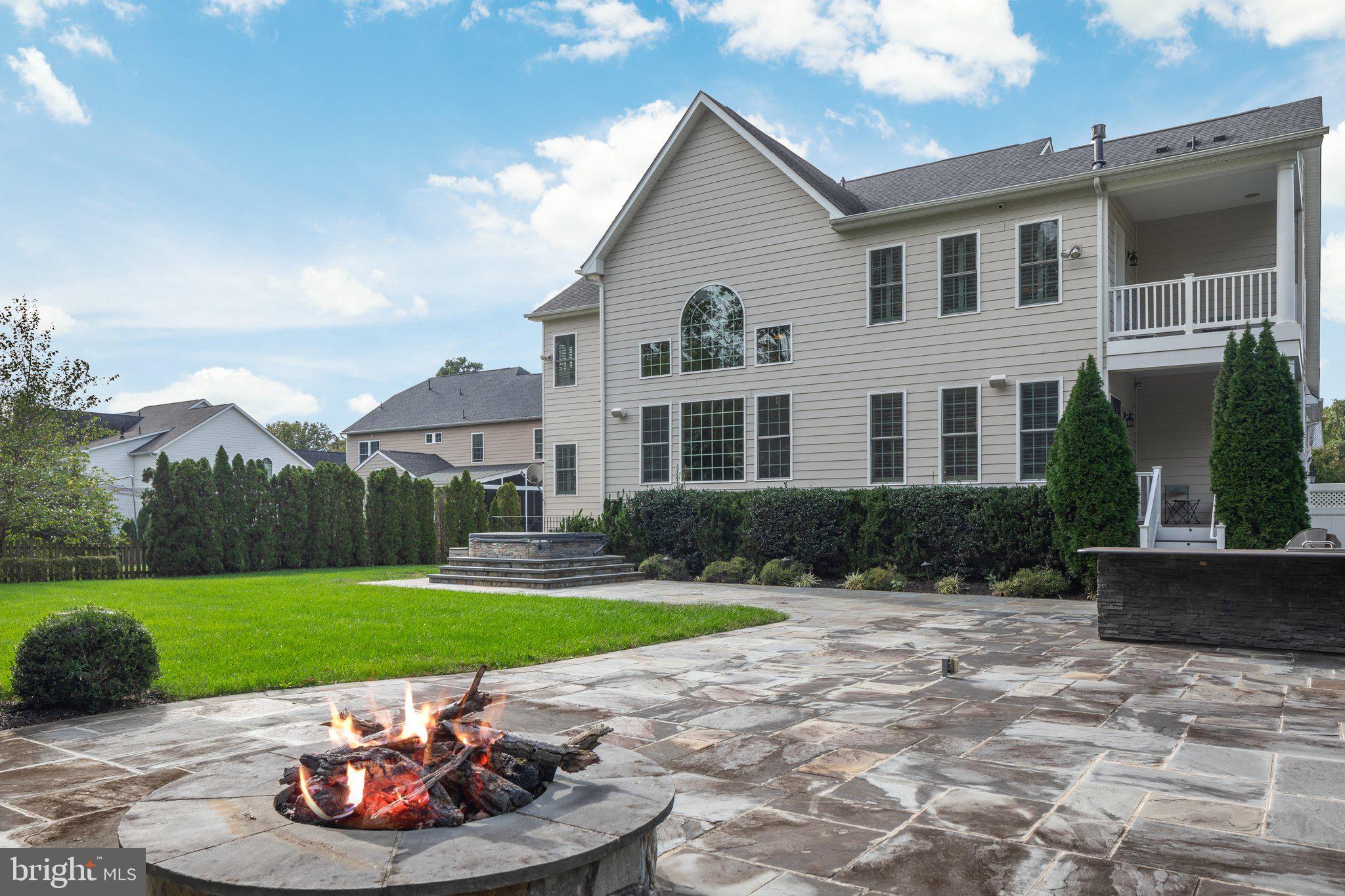 RIVERWOOD - Residential