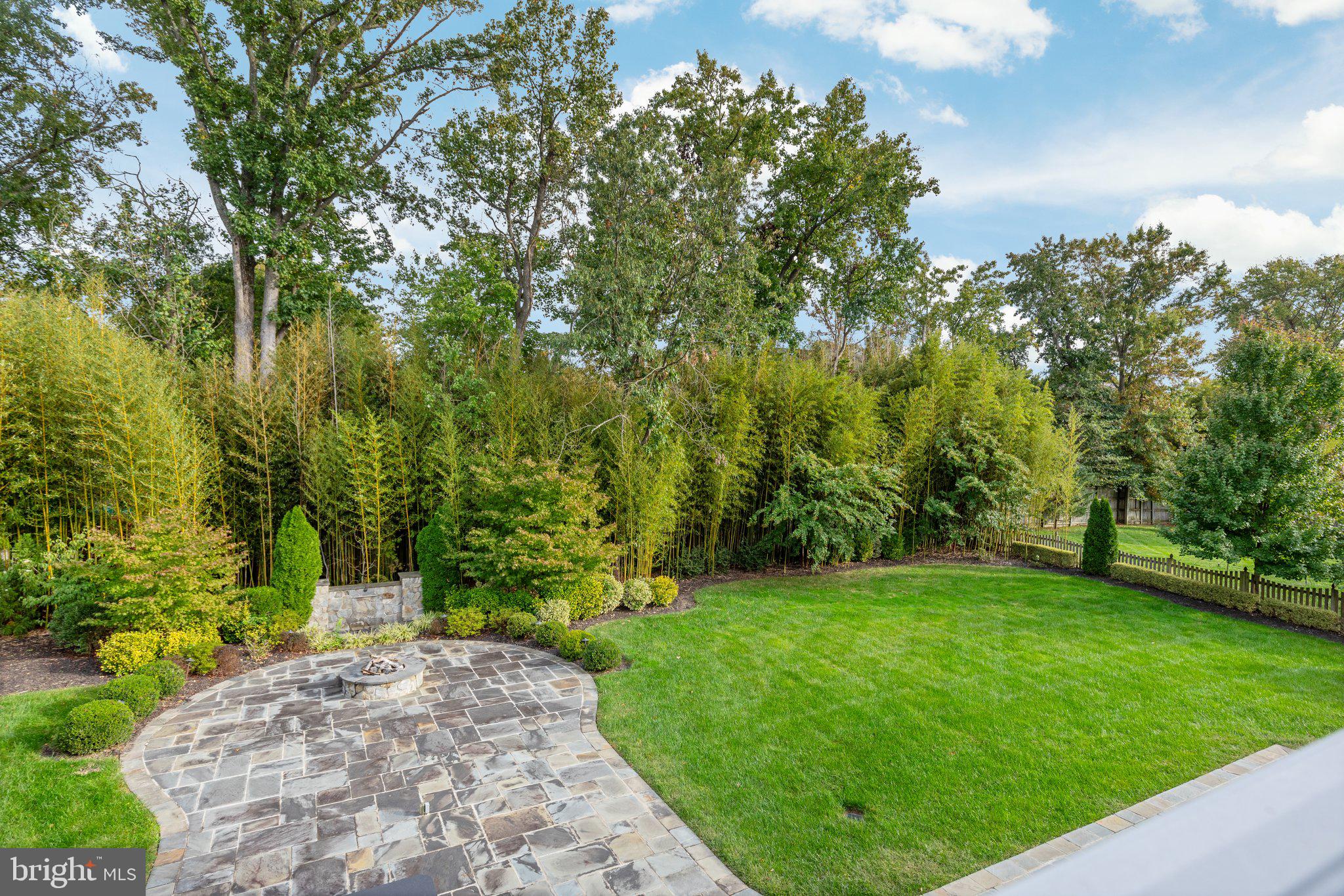 RIVERWOOD - Residential