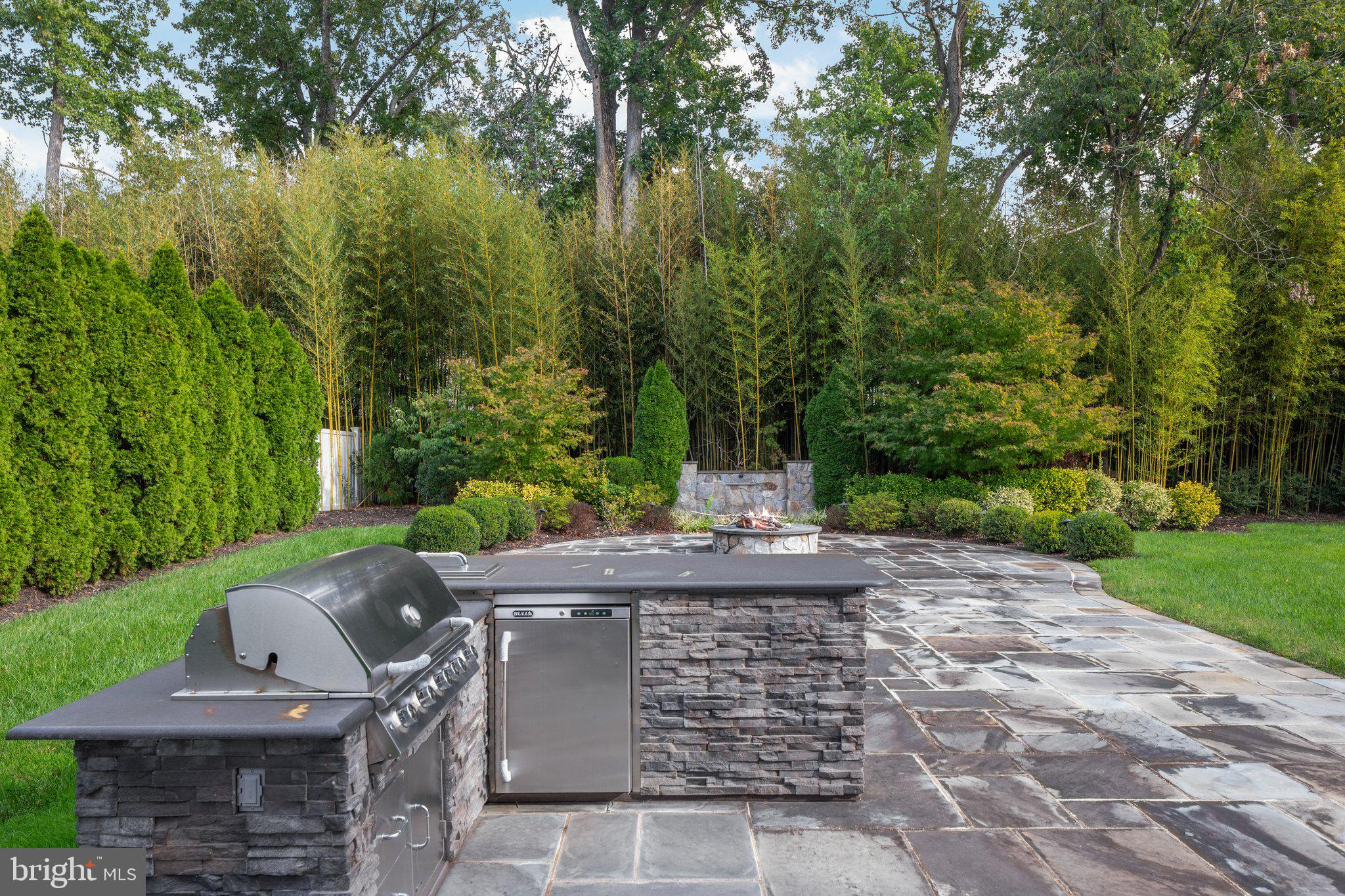 RIVERWOOD - Residential