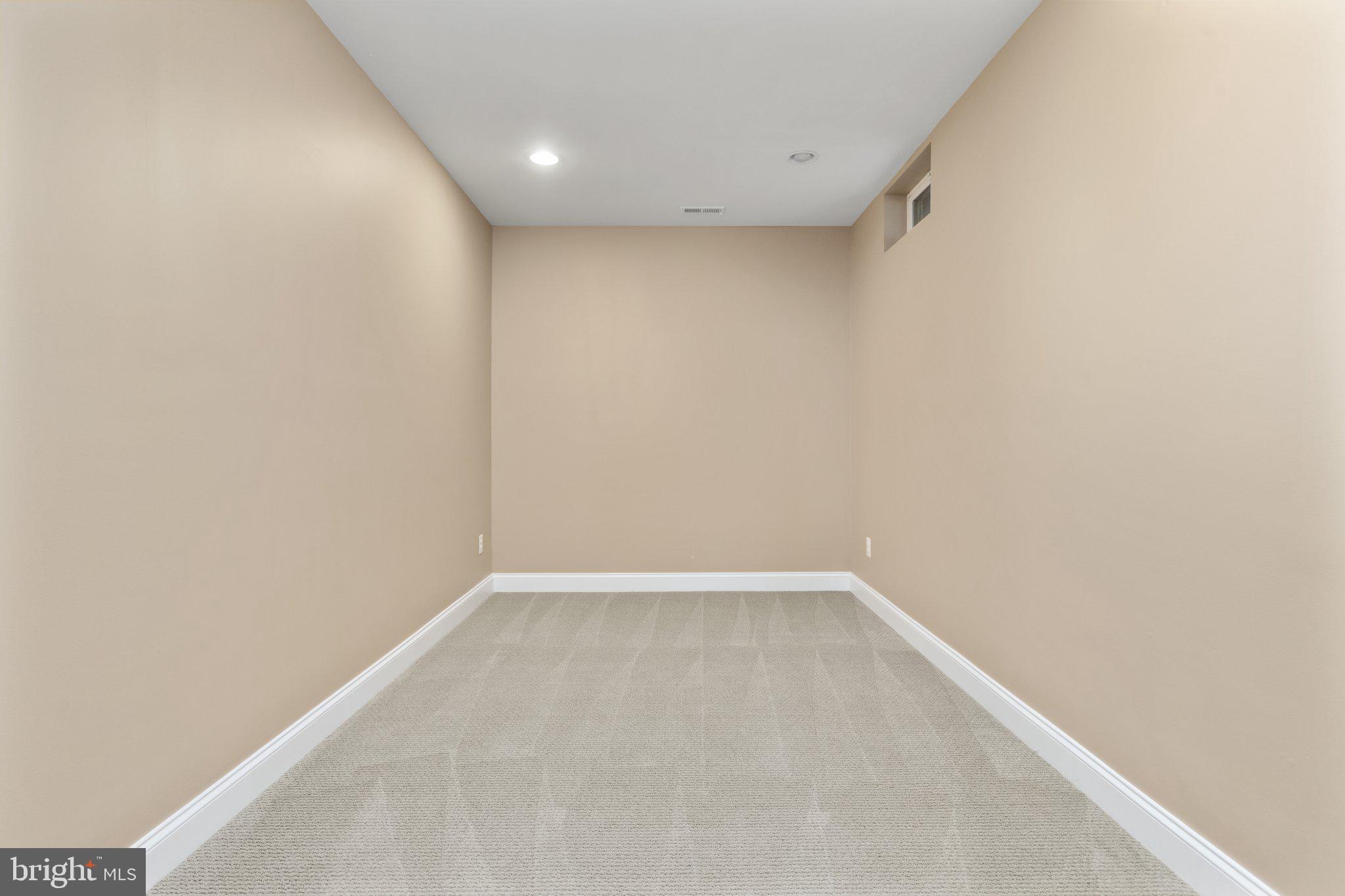 RIVERWOOD - Residential