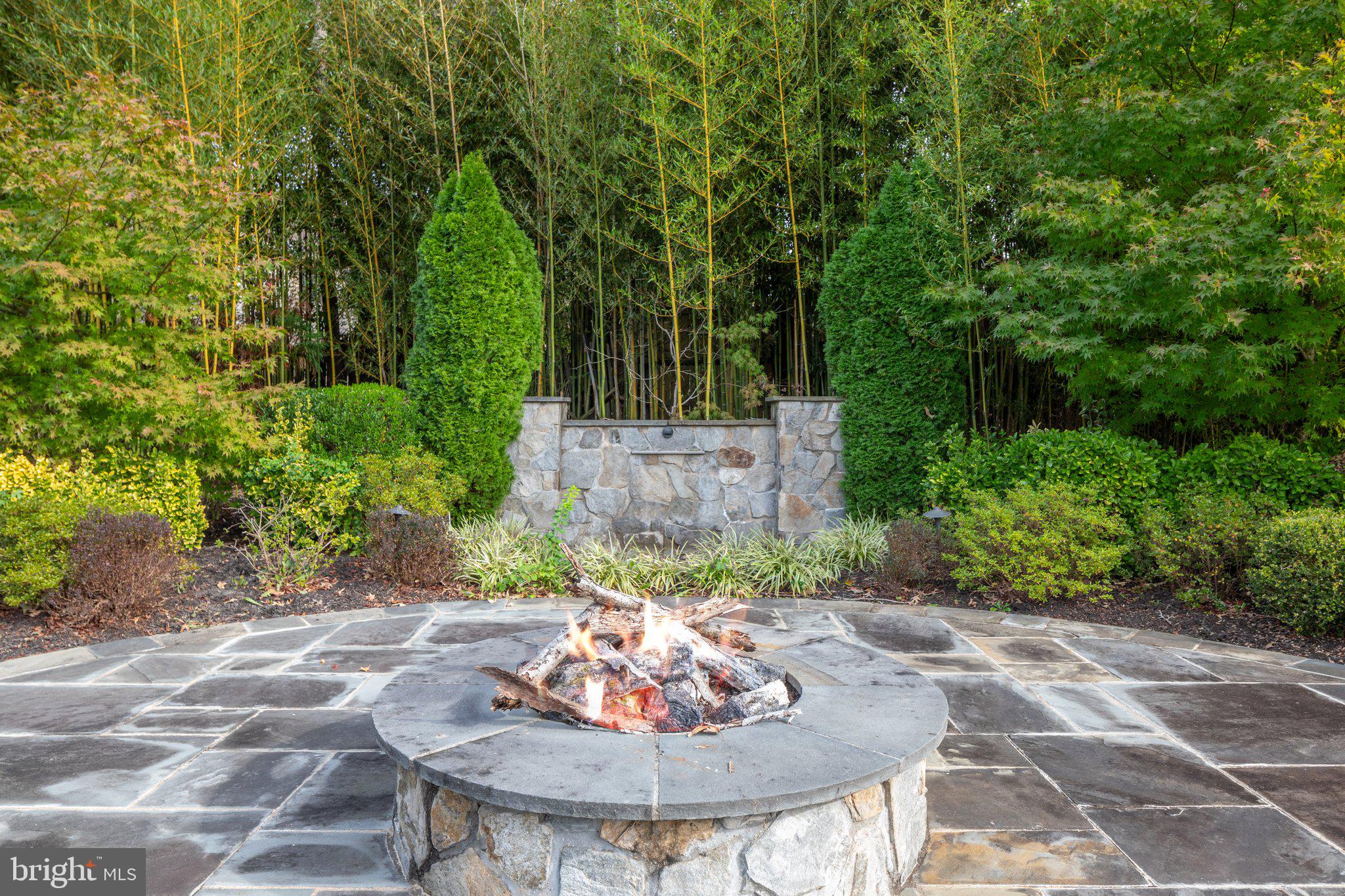 RIVERWOOD - Residential