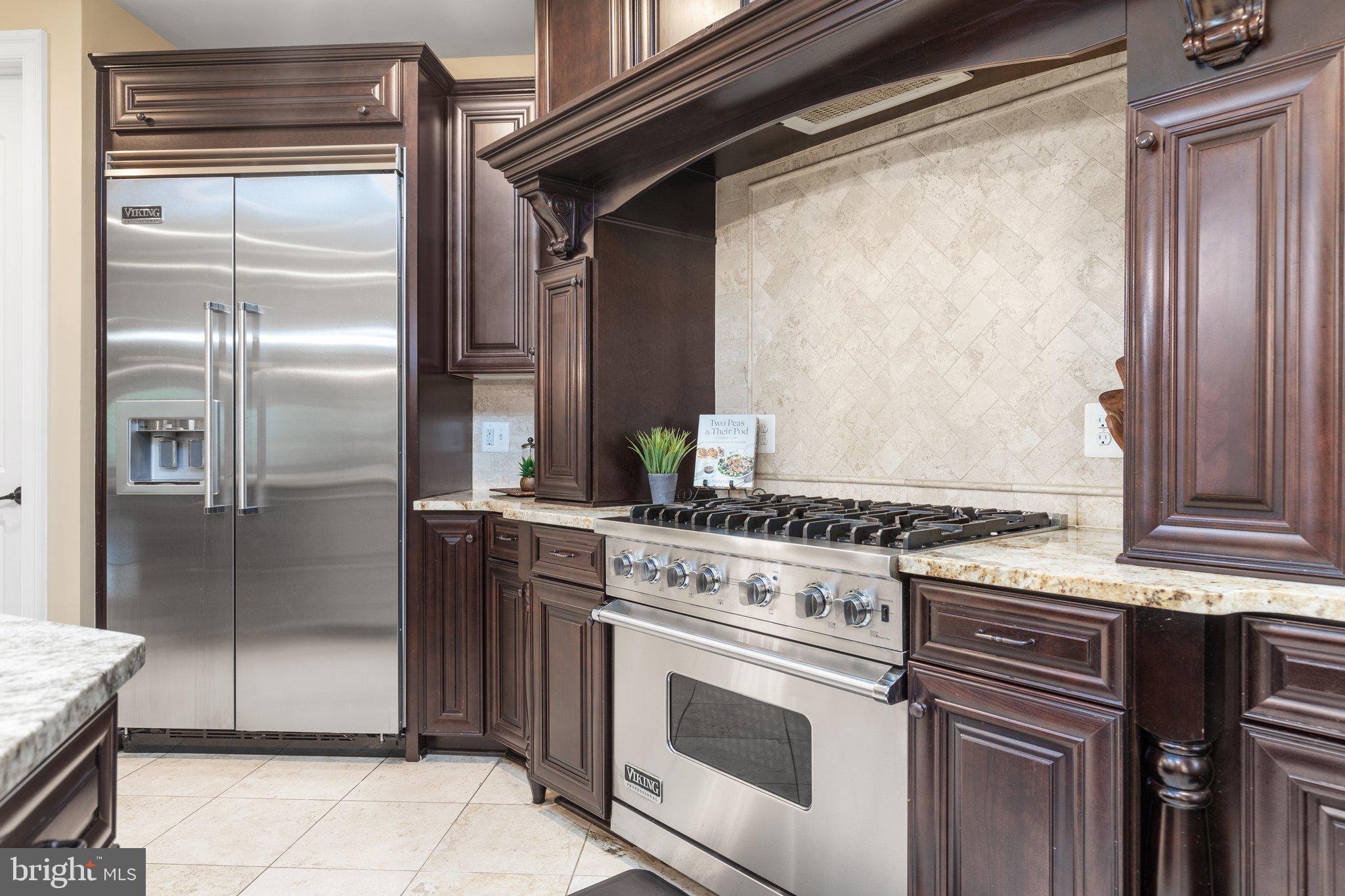 RIVERWOOD - Residential