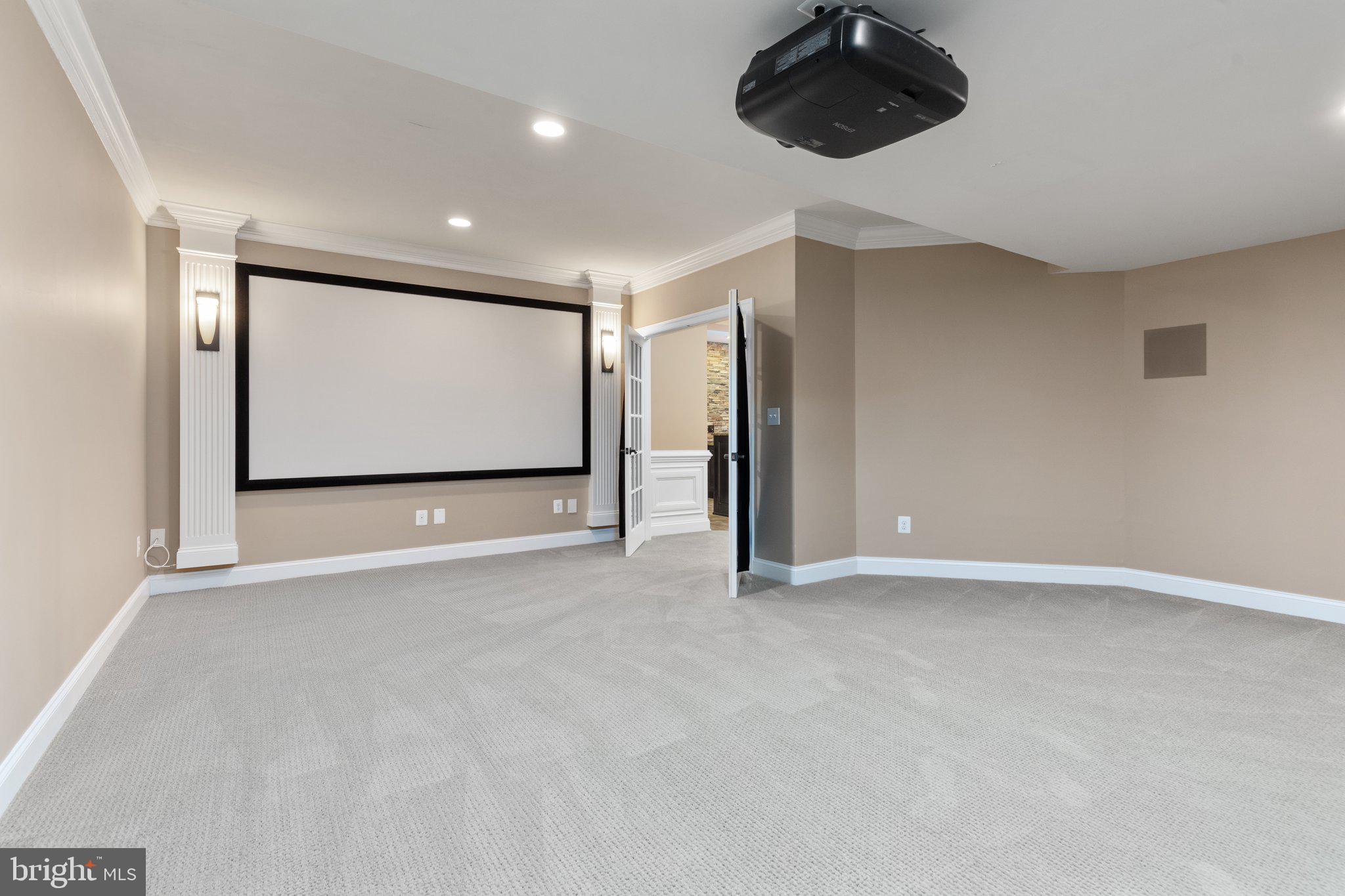 RIVERWOOD - Residential