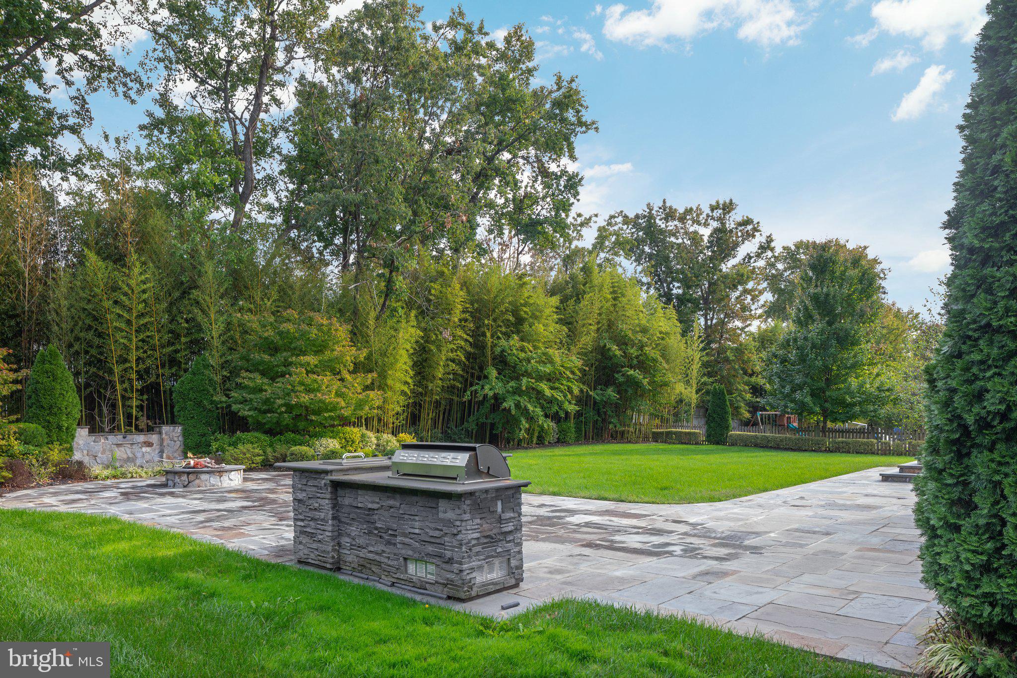 RIVERWOOD - Residential