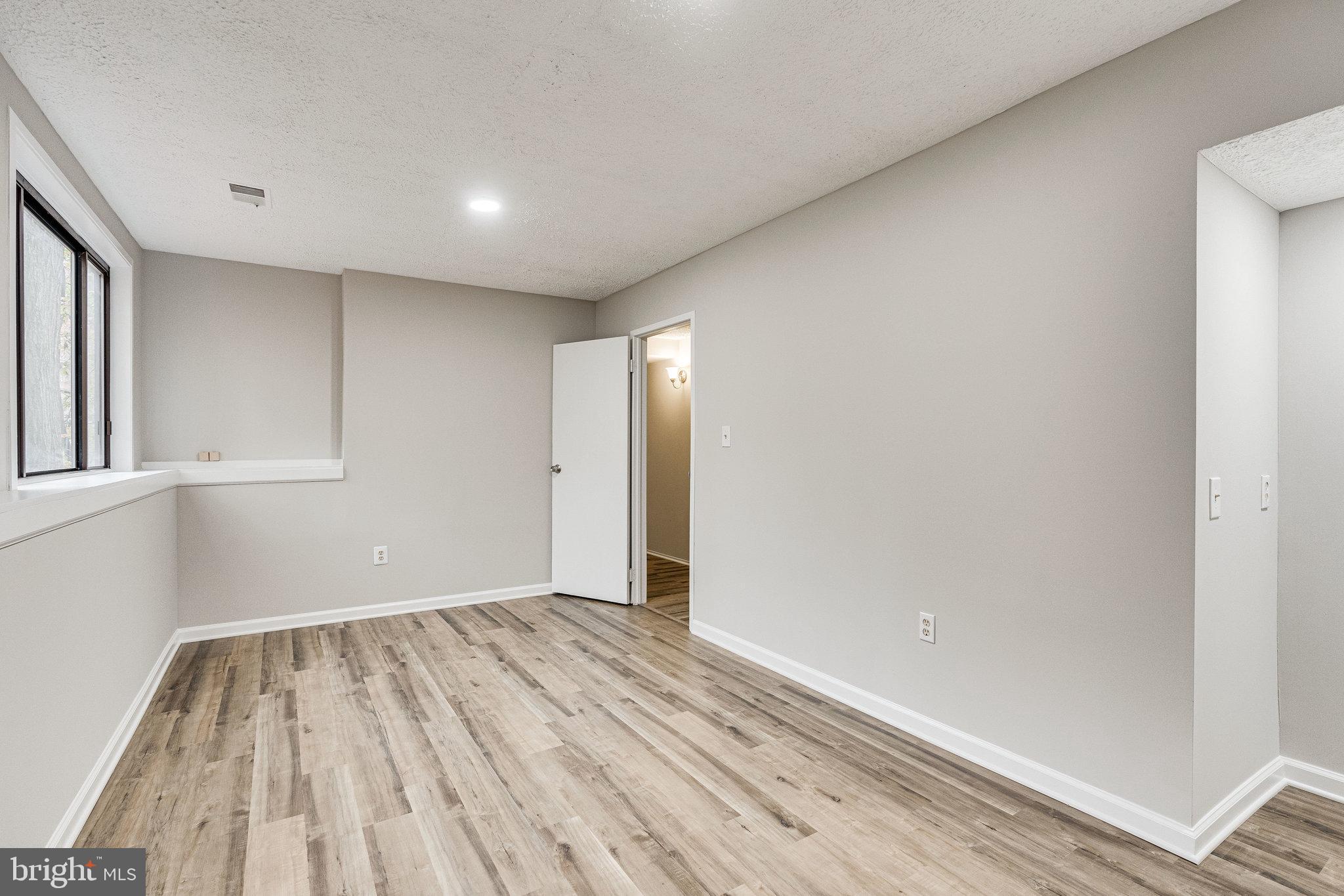 LAKE FOREST - Residential