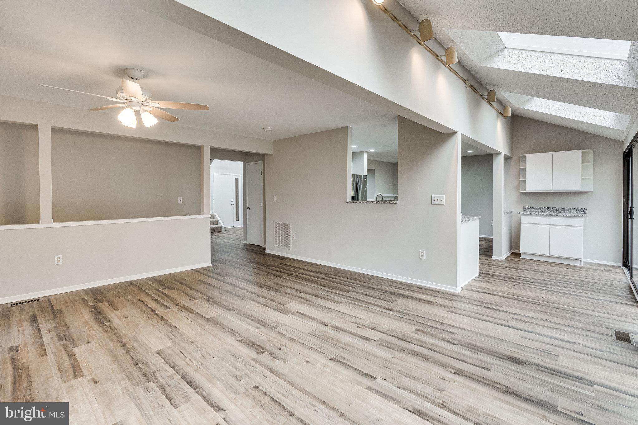 LAKE FOREST - Residential