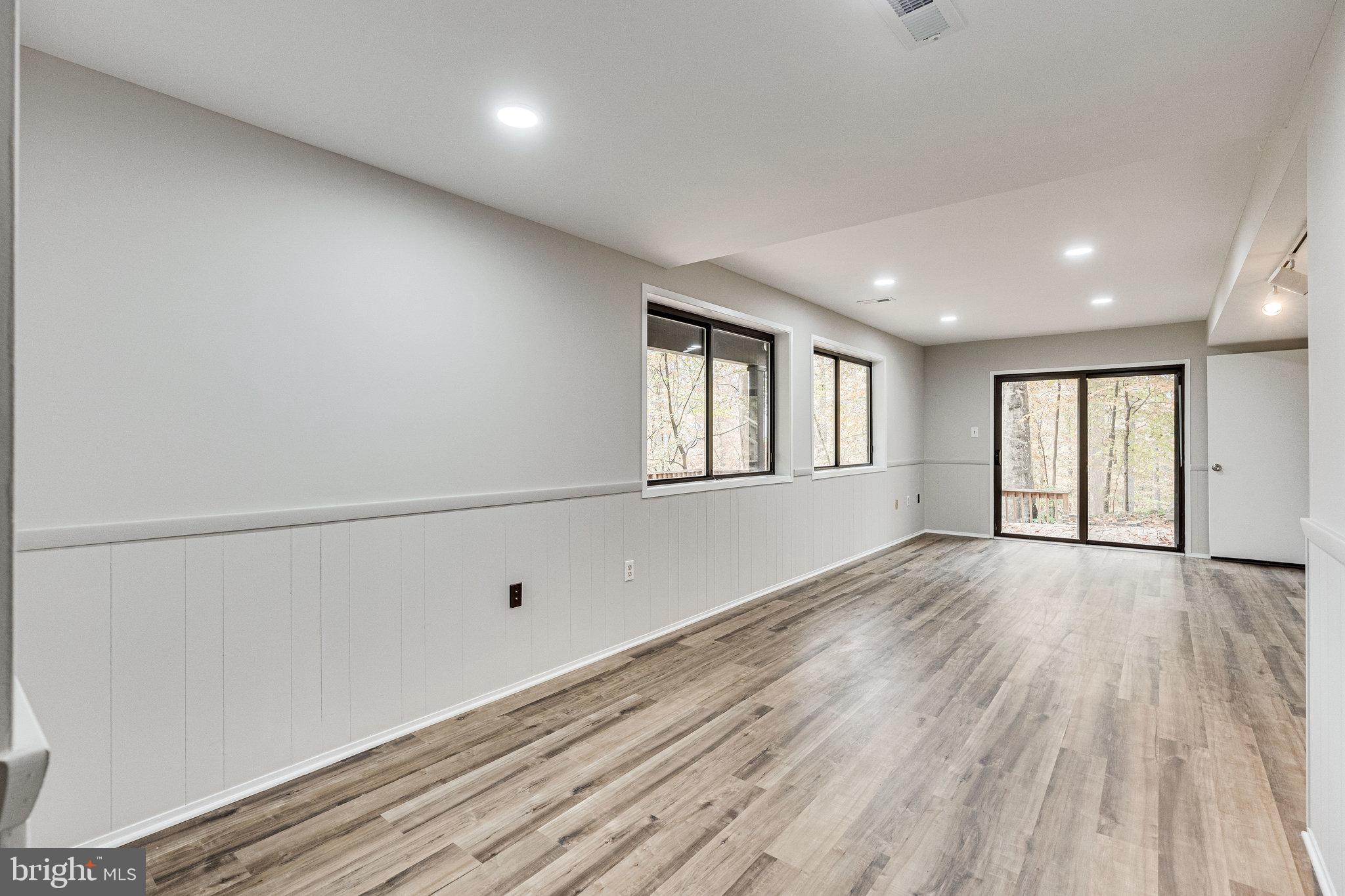 LAKE FOREST - Residential