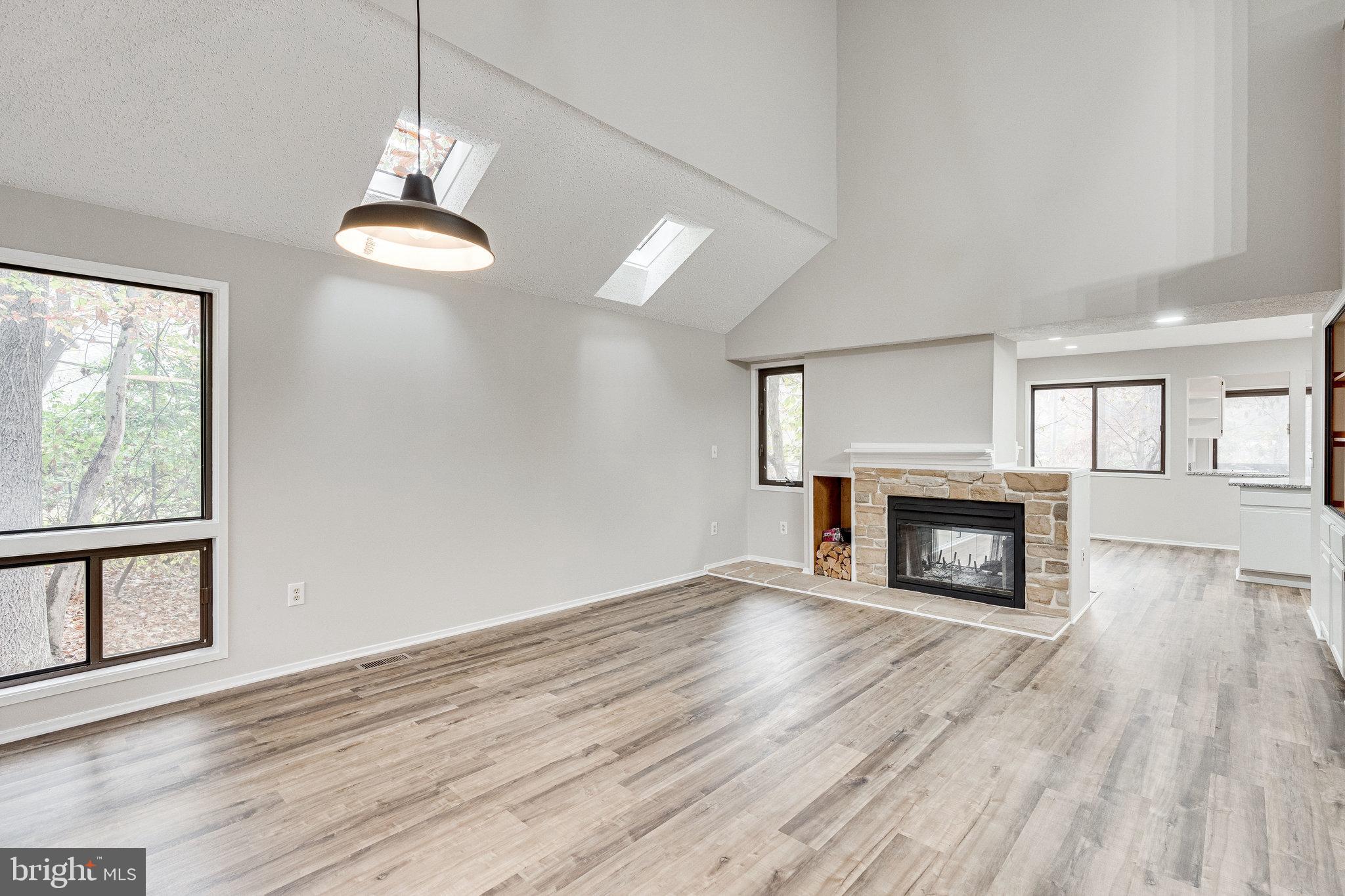 LAKE FOREST - Residential