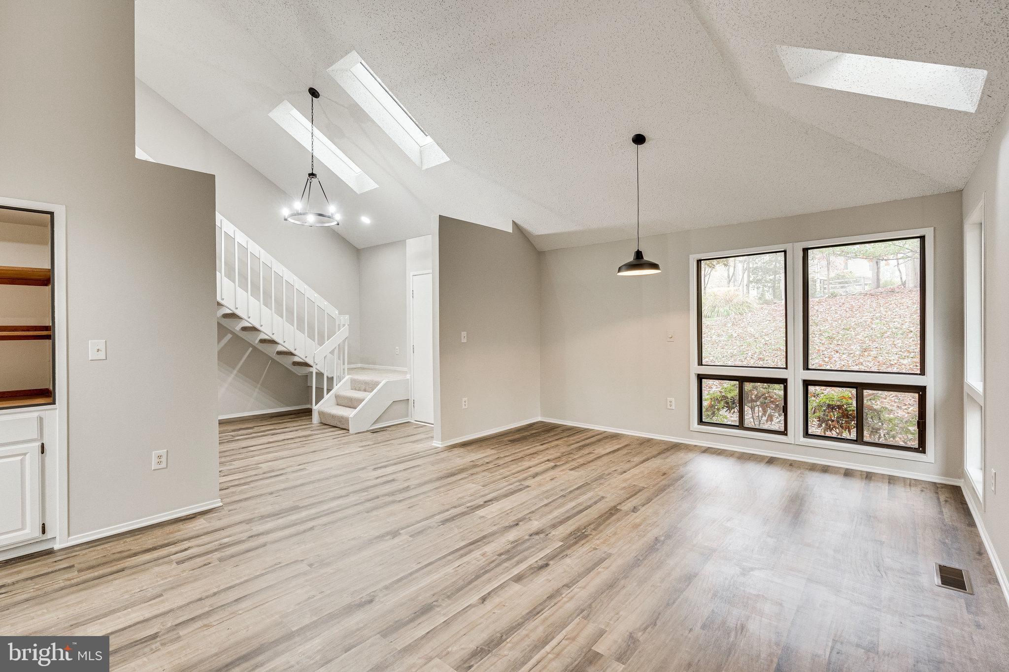 LAKE FOREST - Residential