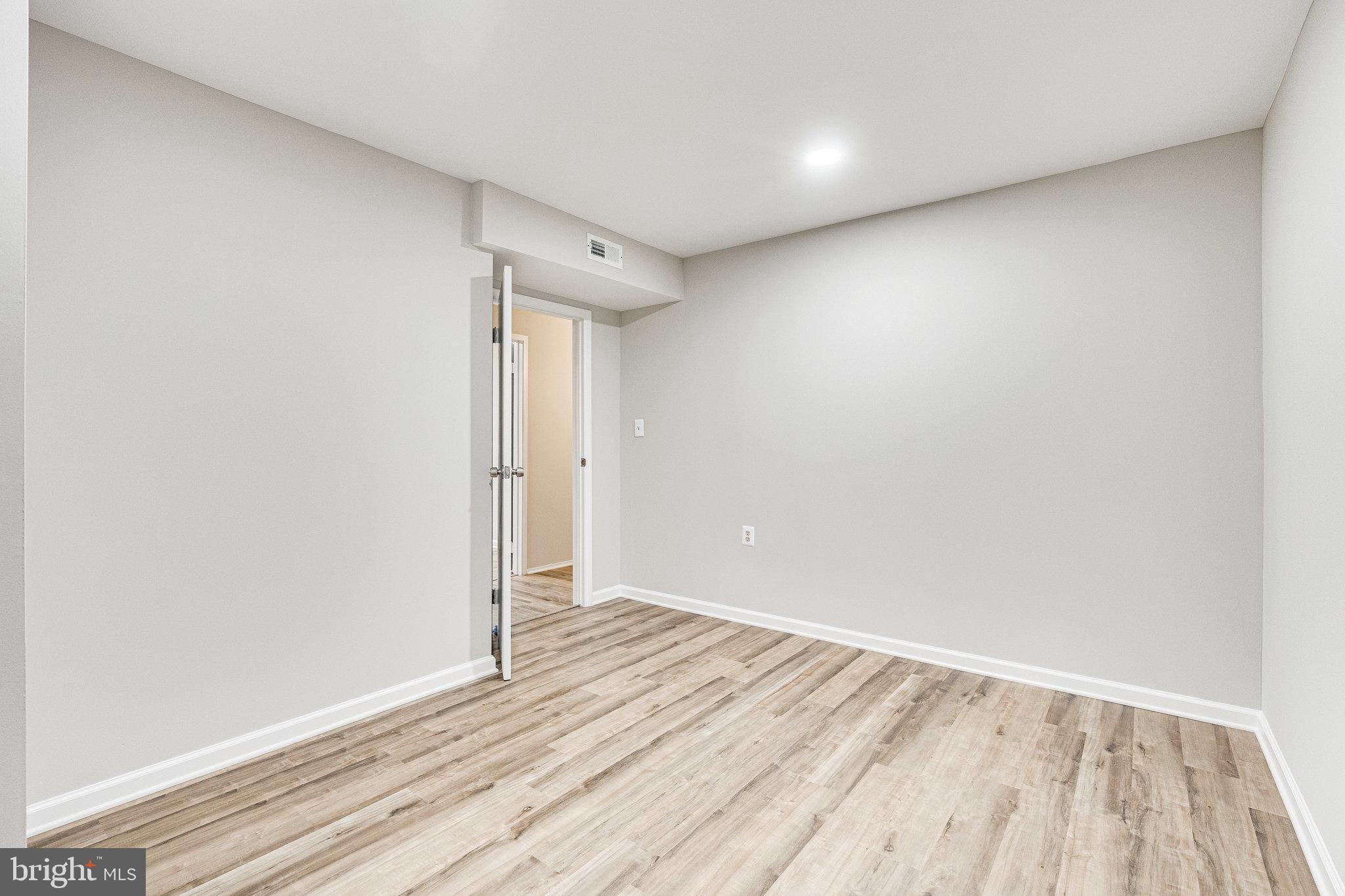 LAKE FOREST - Residential