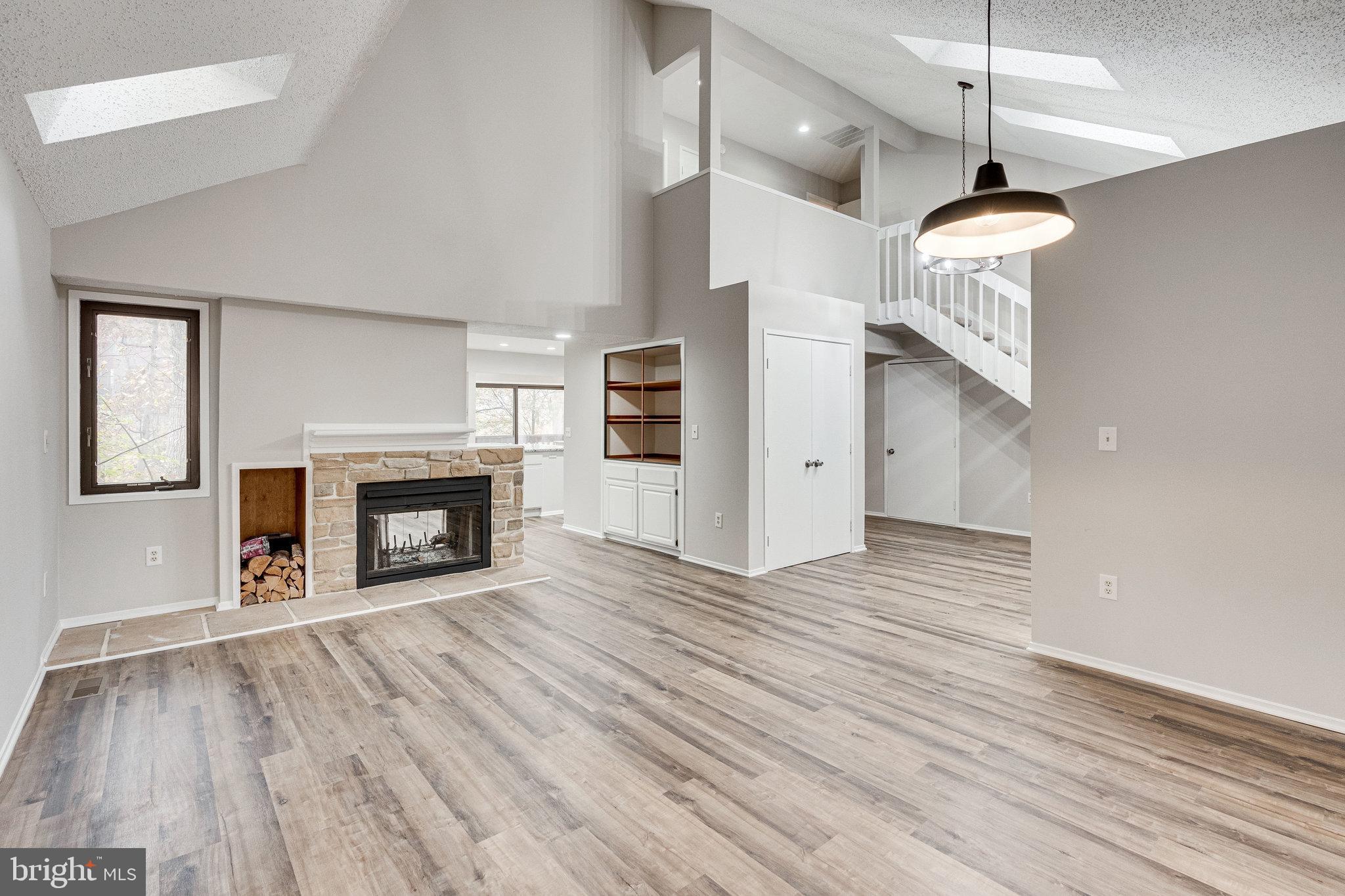 LAKE FOREST - Residential