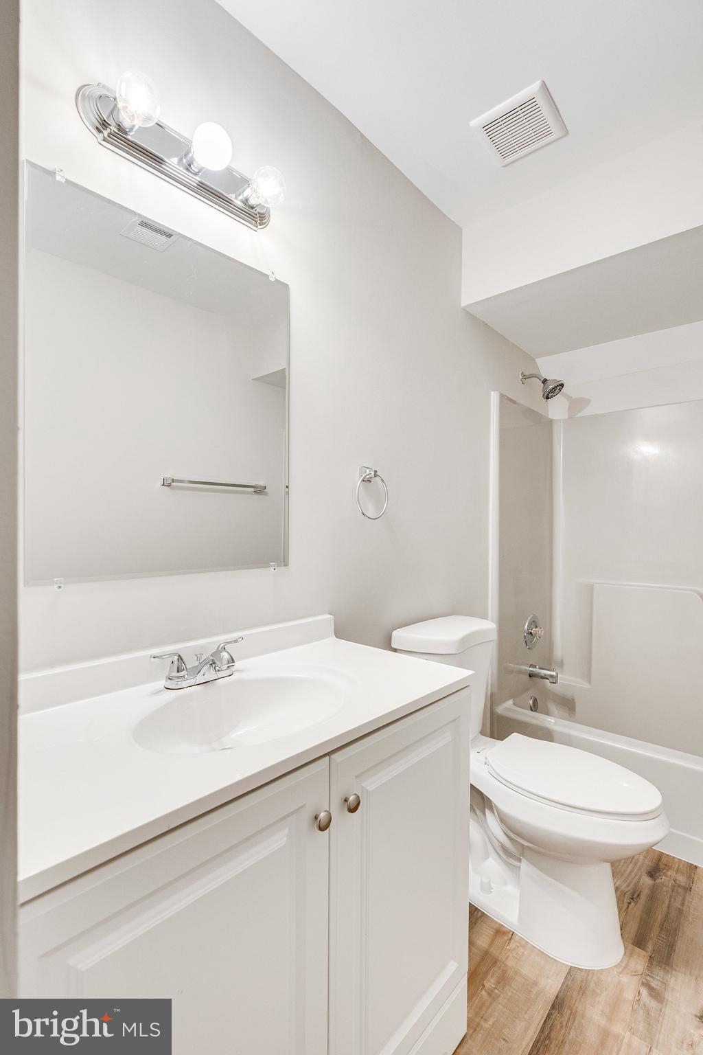 LAKE FOREST - Residential