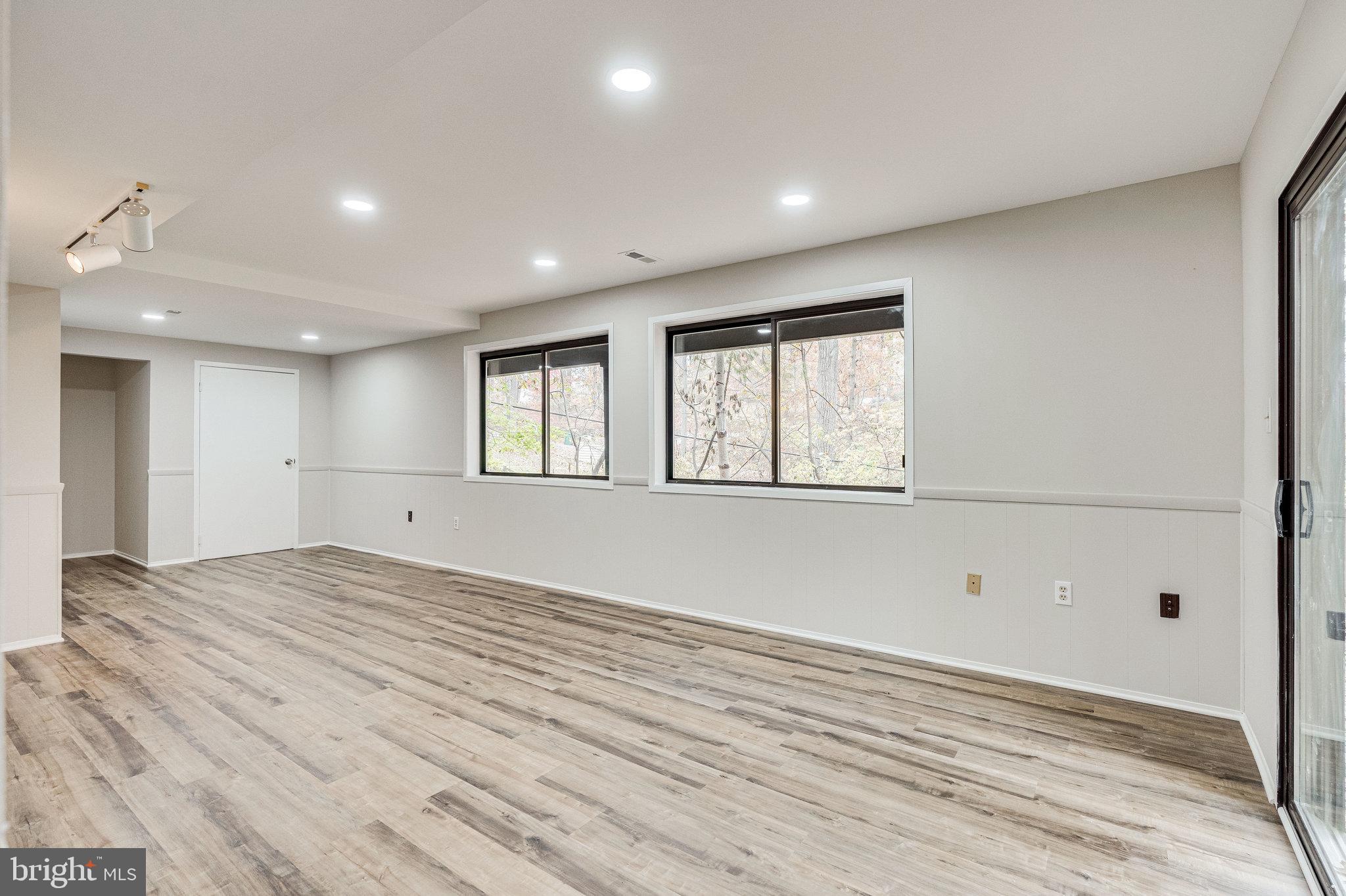 LAKE FOREST - Residential