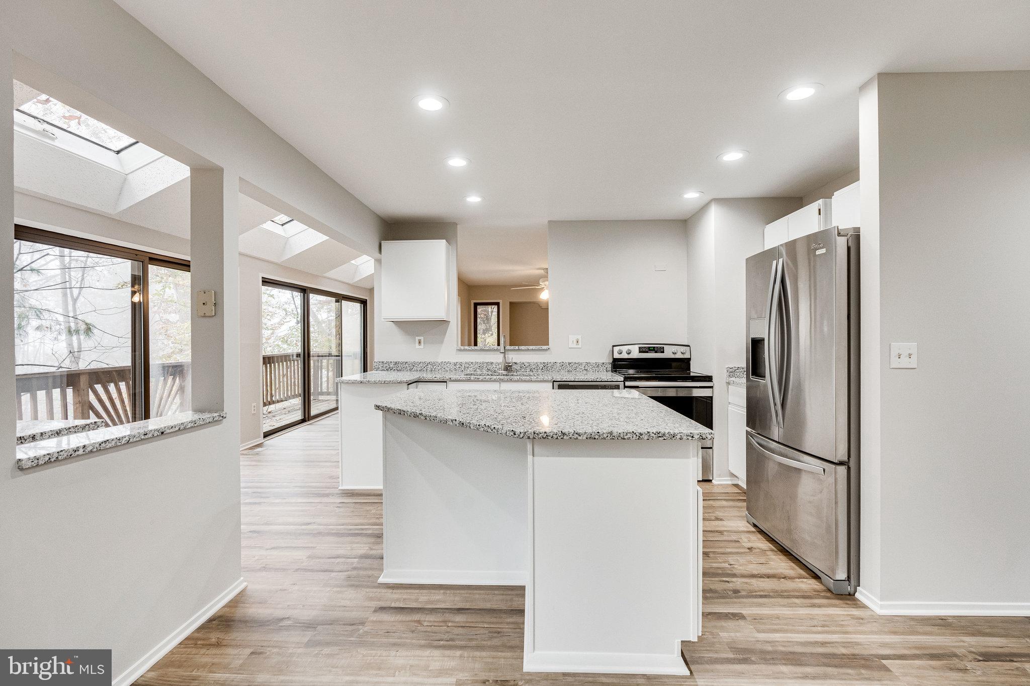 LAKE FOREST - Residential