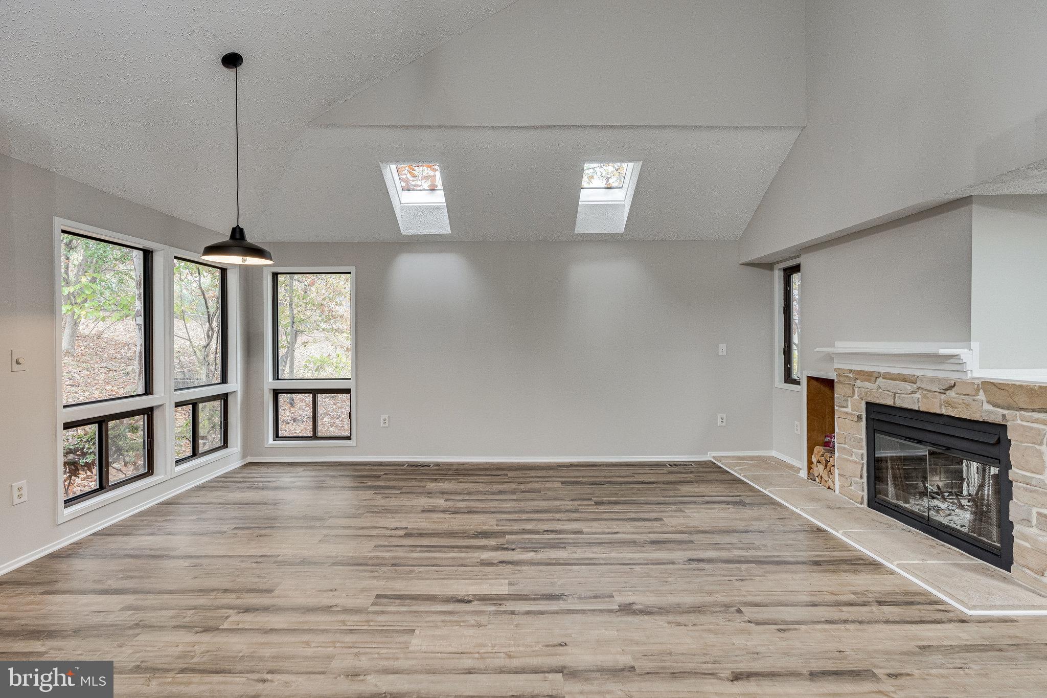 LAKE FOREST - Residential