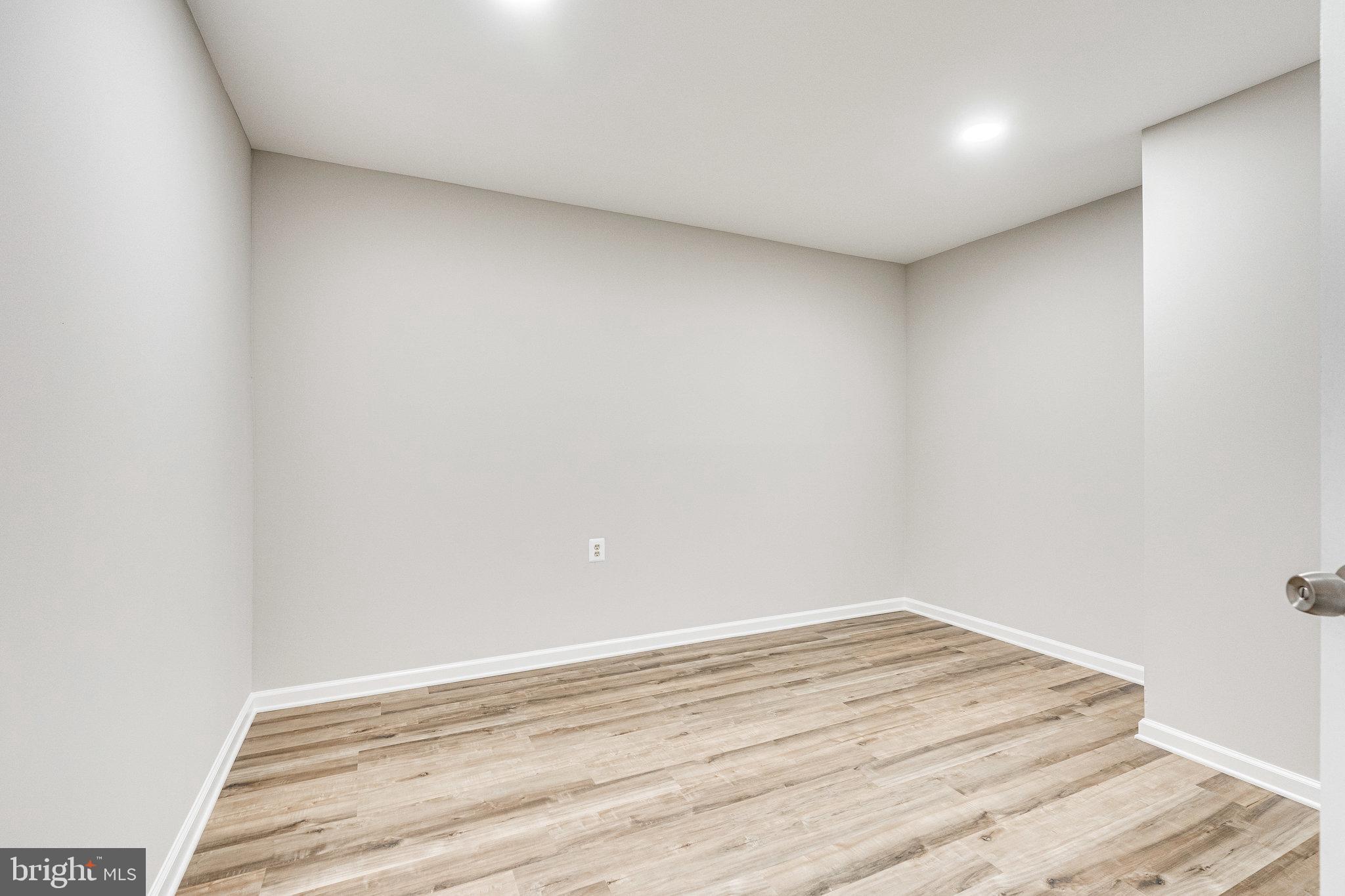 LAKE FOREST - Residential