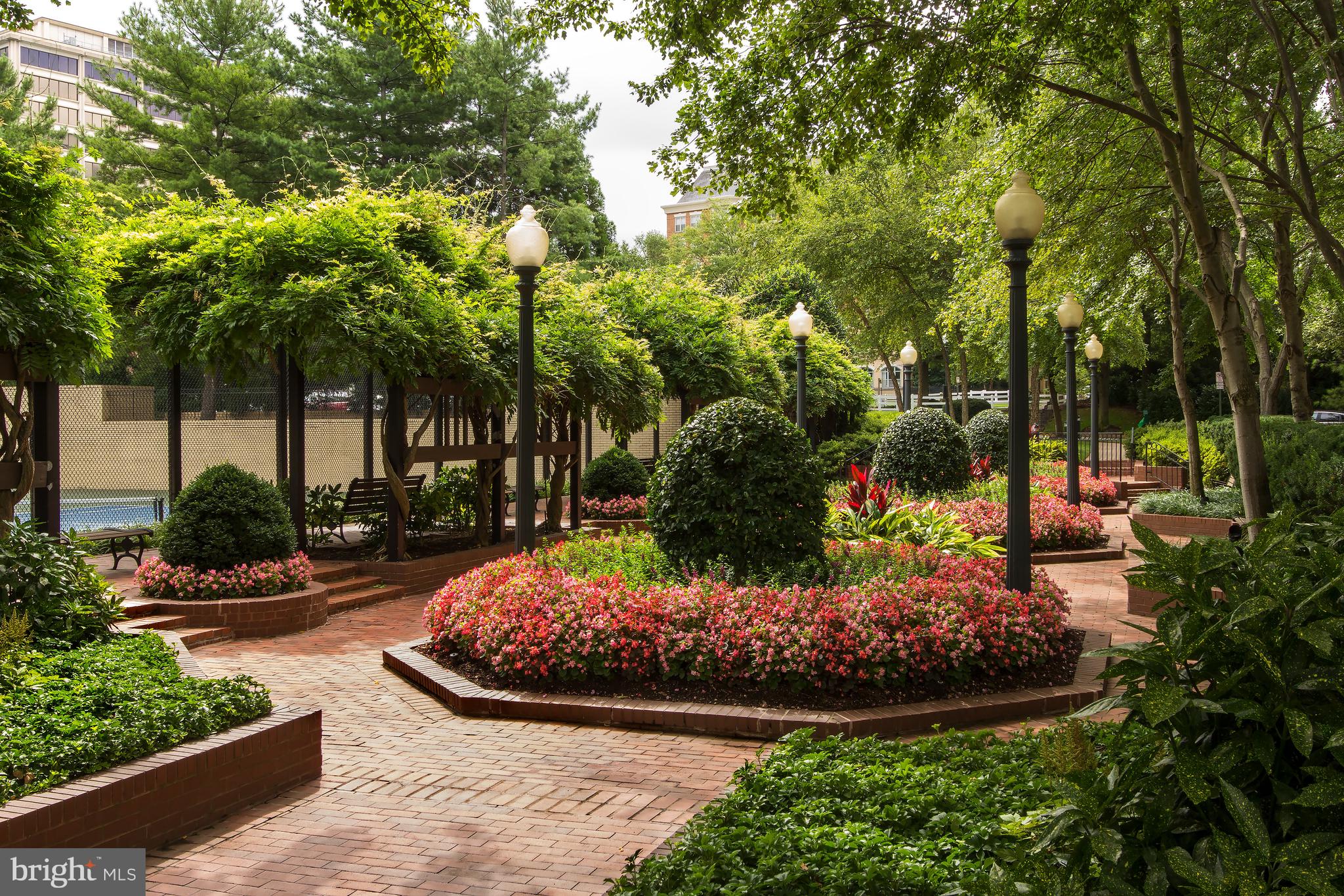 SOMERSET - Residential