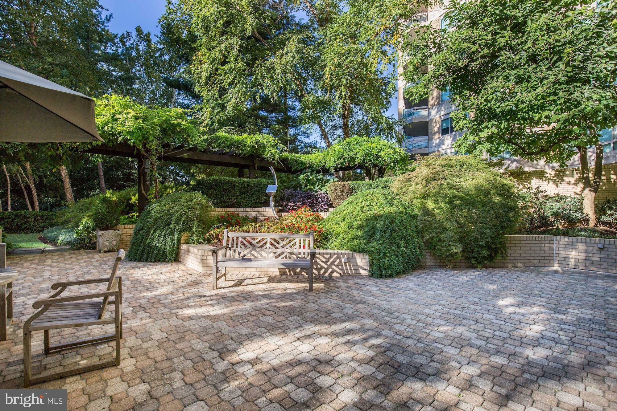 SOMERSET - Residential