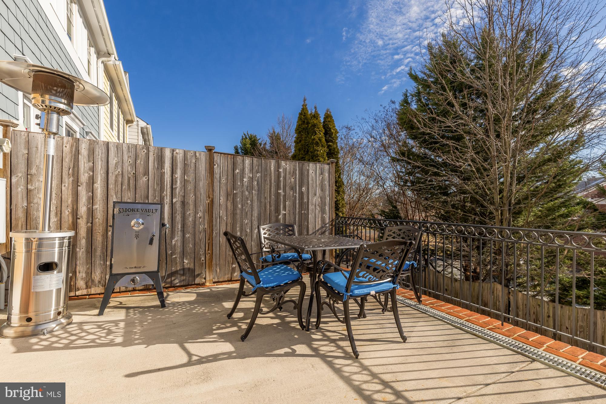 WOODSIDE - Residential