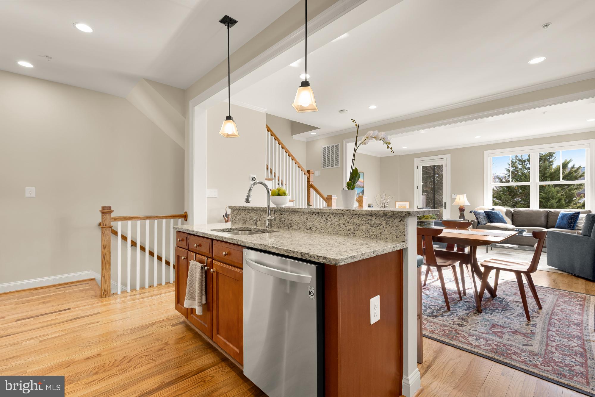 WOODSIDE - Residential