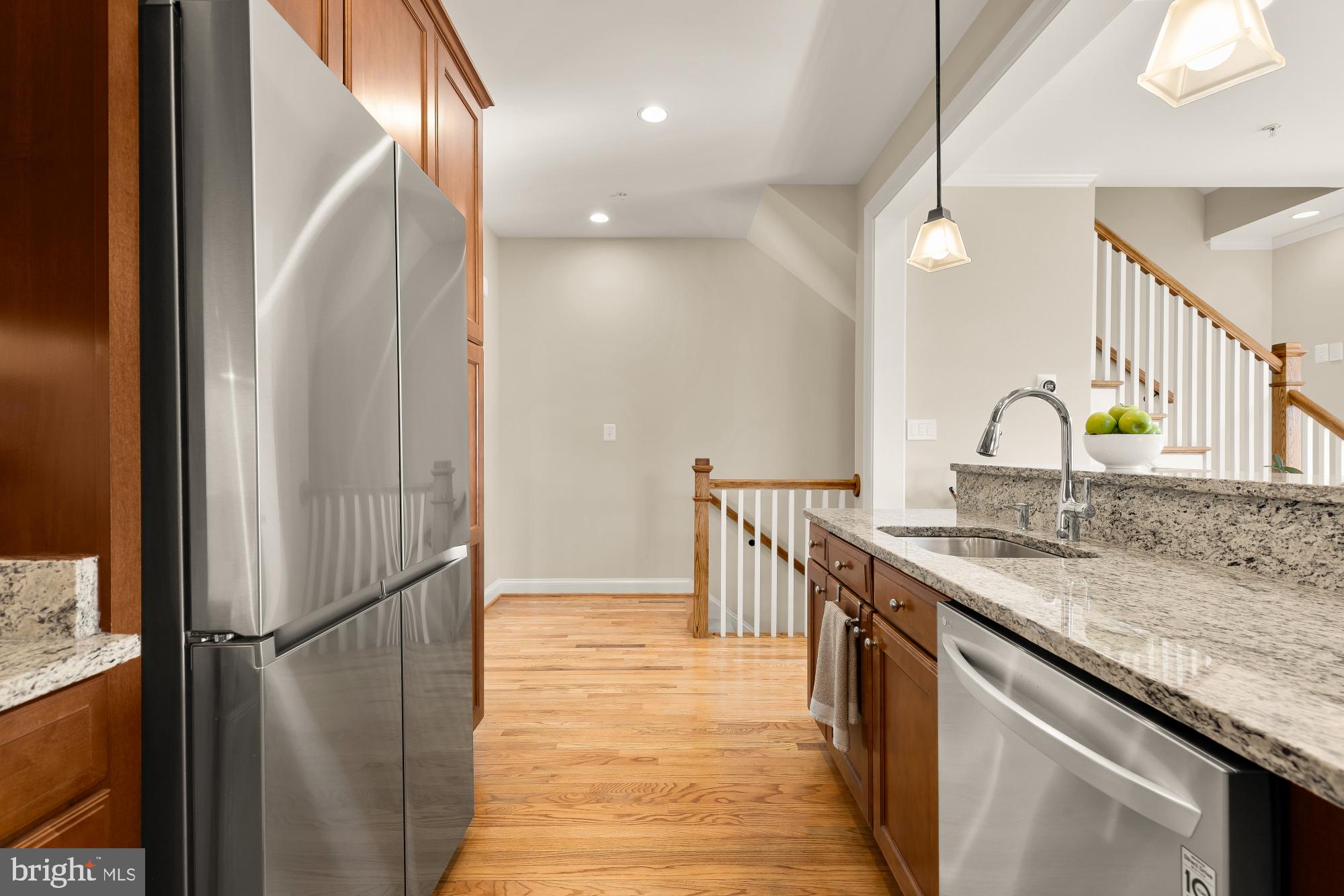 WOODSIDE - Residential