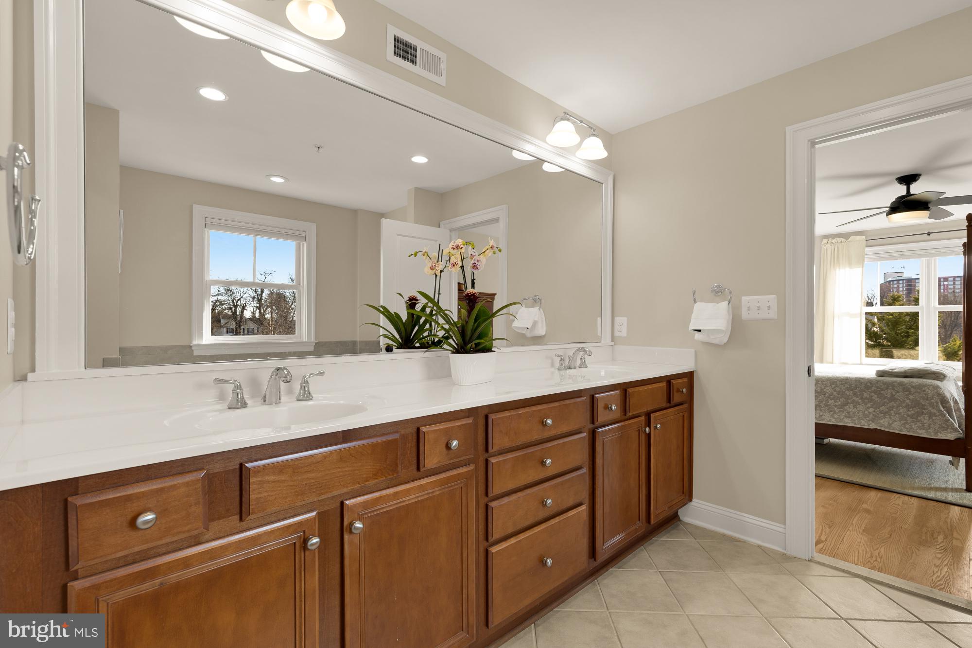 WOODSIDE - Residential