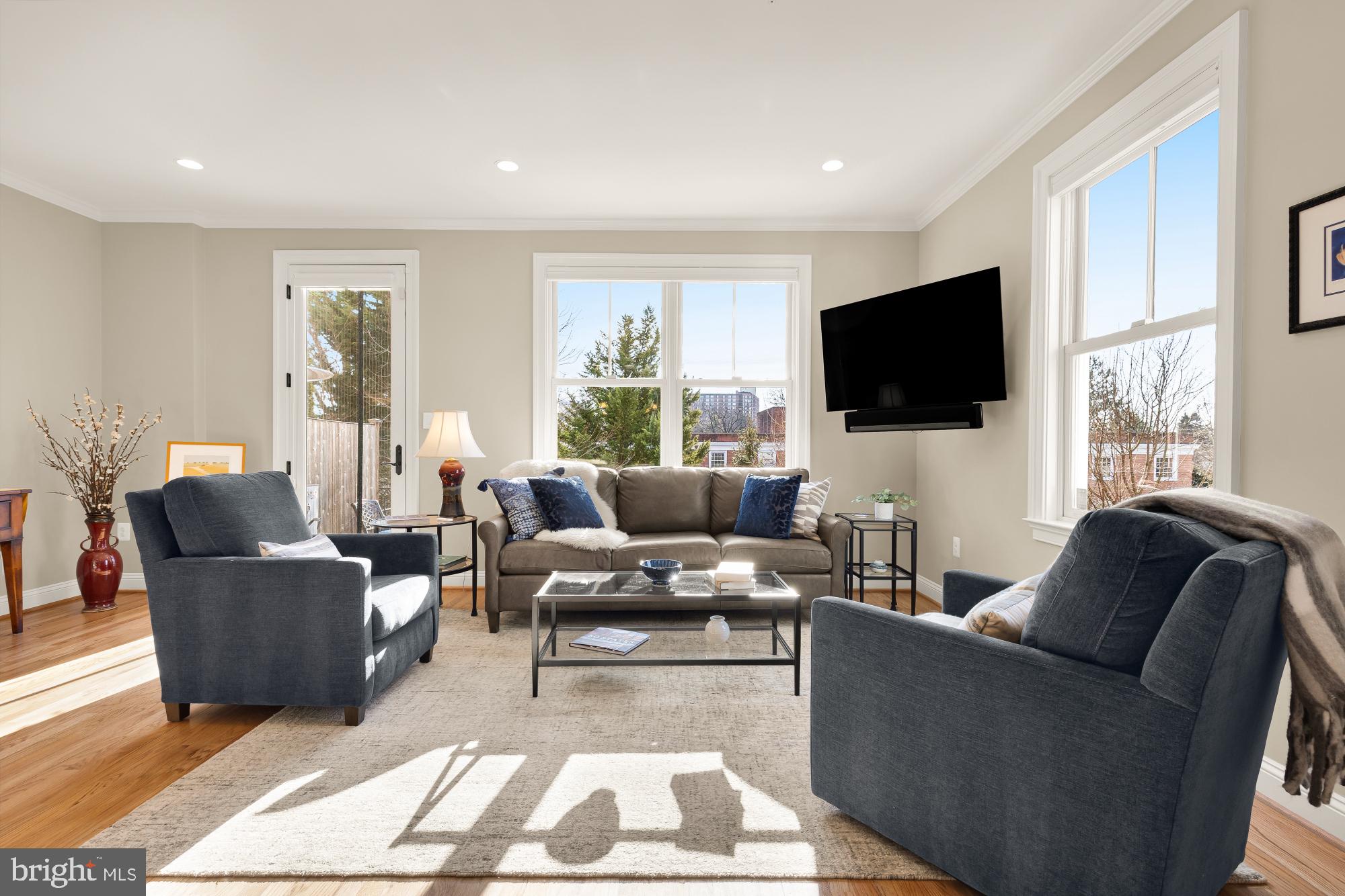 WOODSIDE - Residential