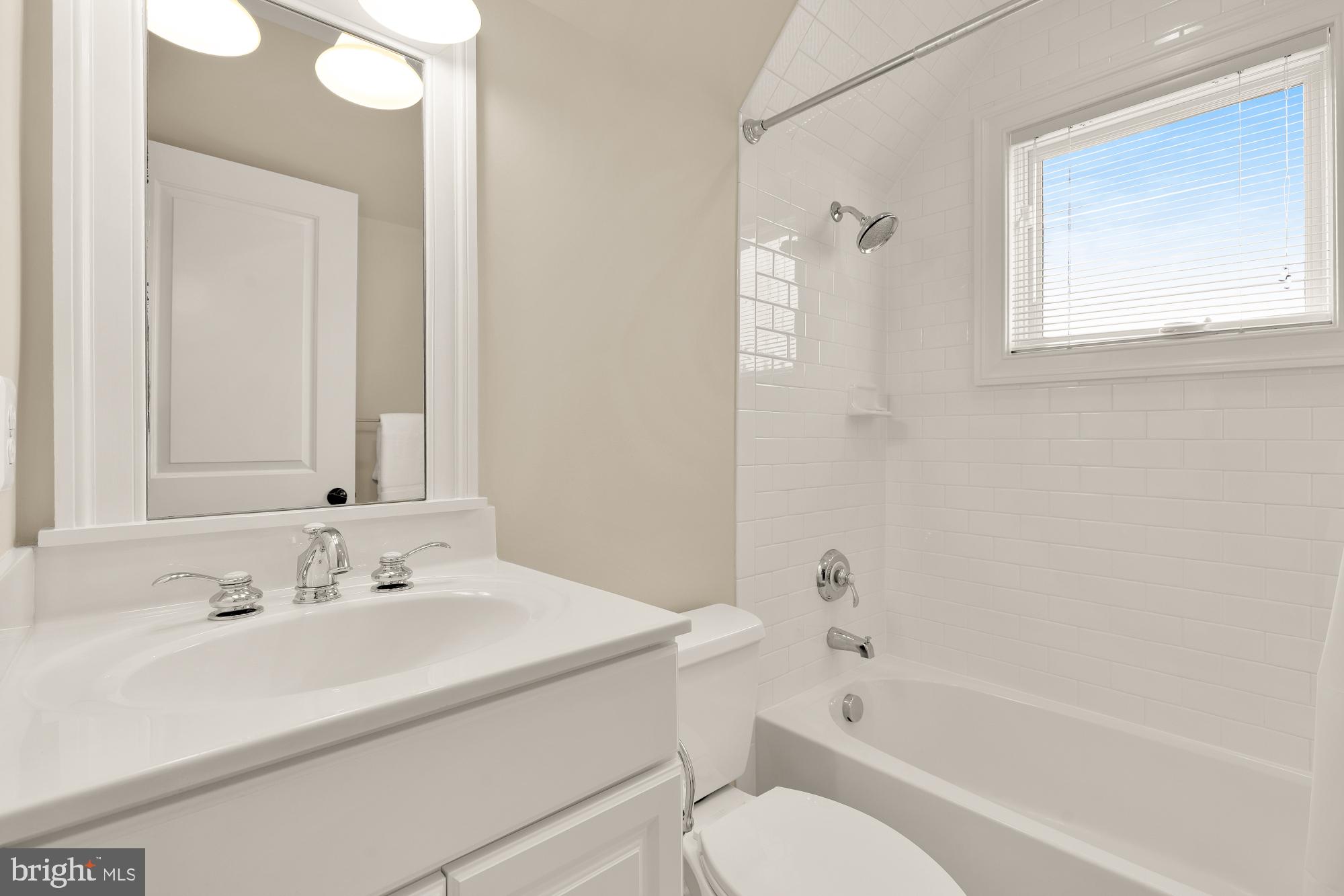 WOODSIDE - Residential