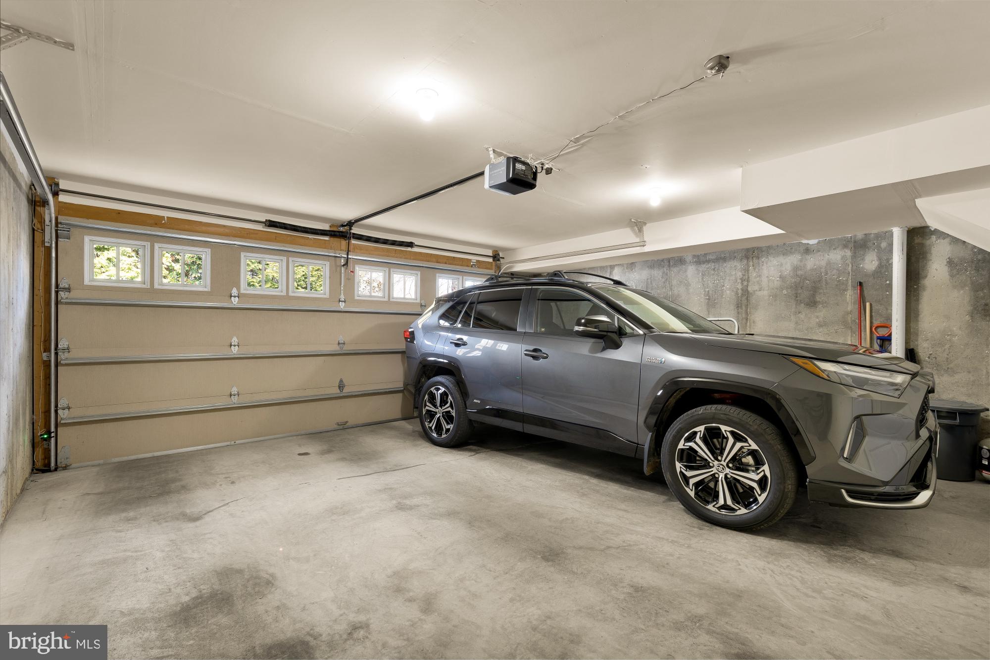 WOODSIDE - Residential