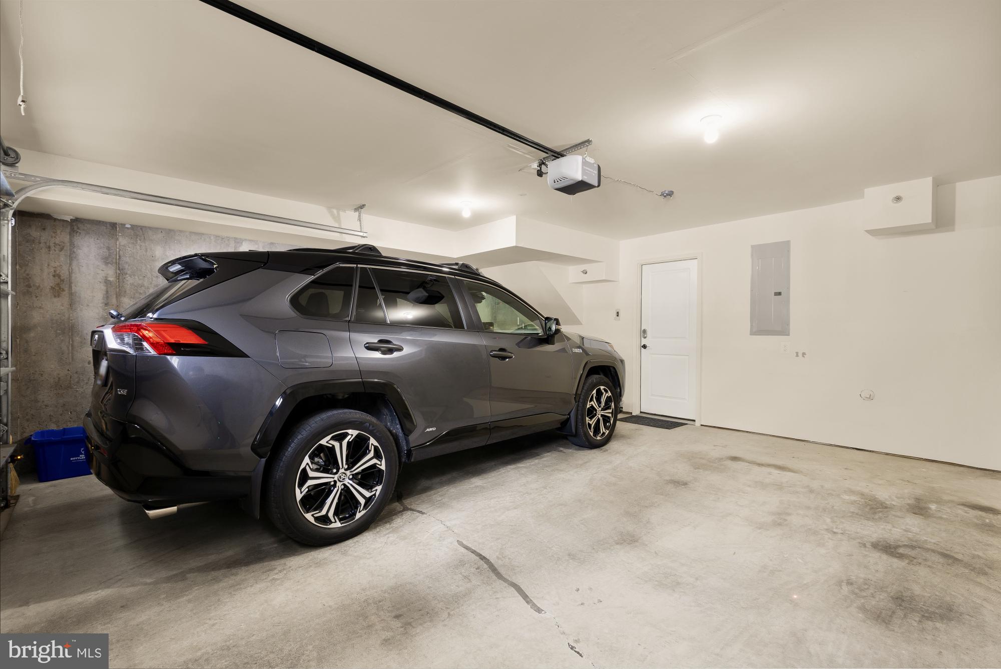 WOODSIDE - Residential