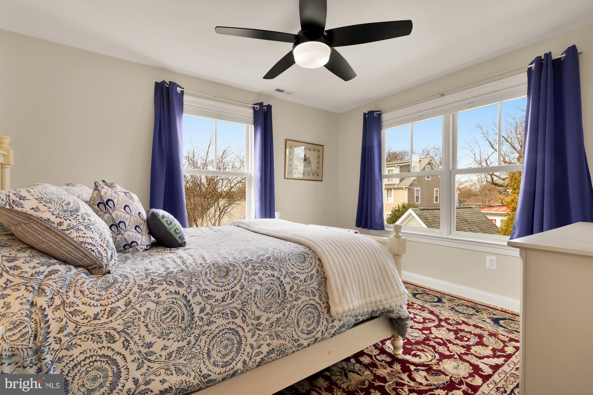 WOODSIDE - Residential