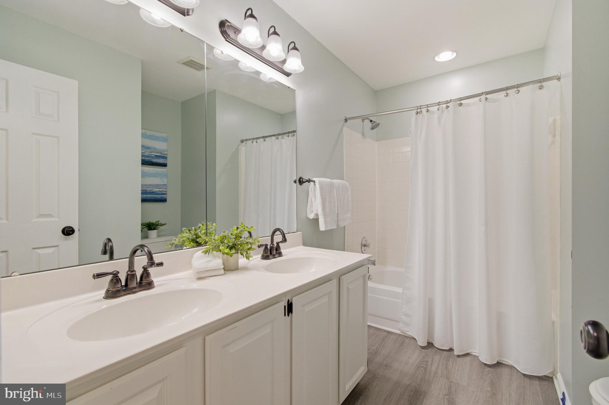 MONTGOMERY MEADOWS - Residential