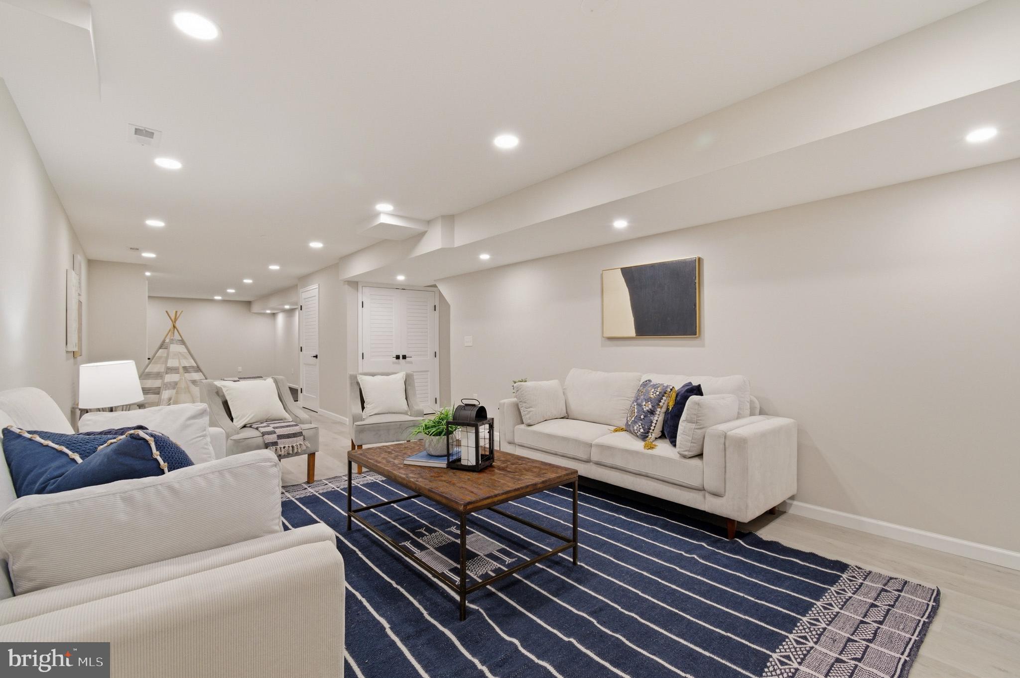 MONTGOMERY MEADOWS - Residential