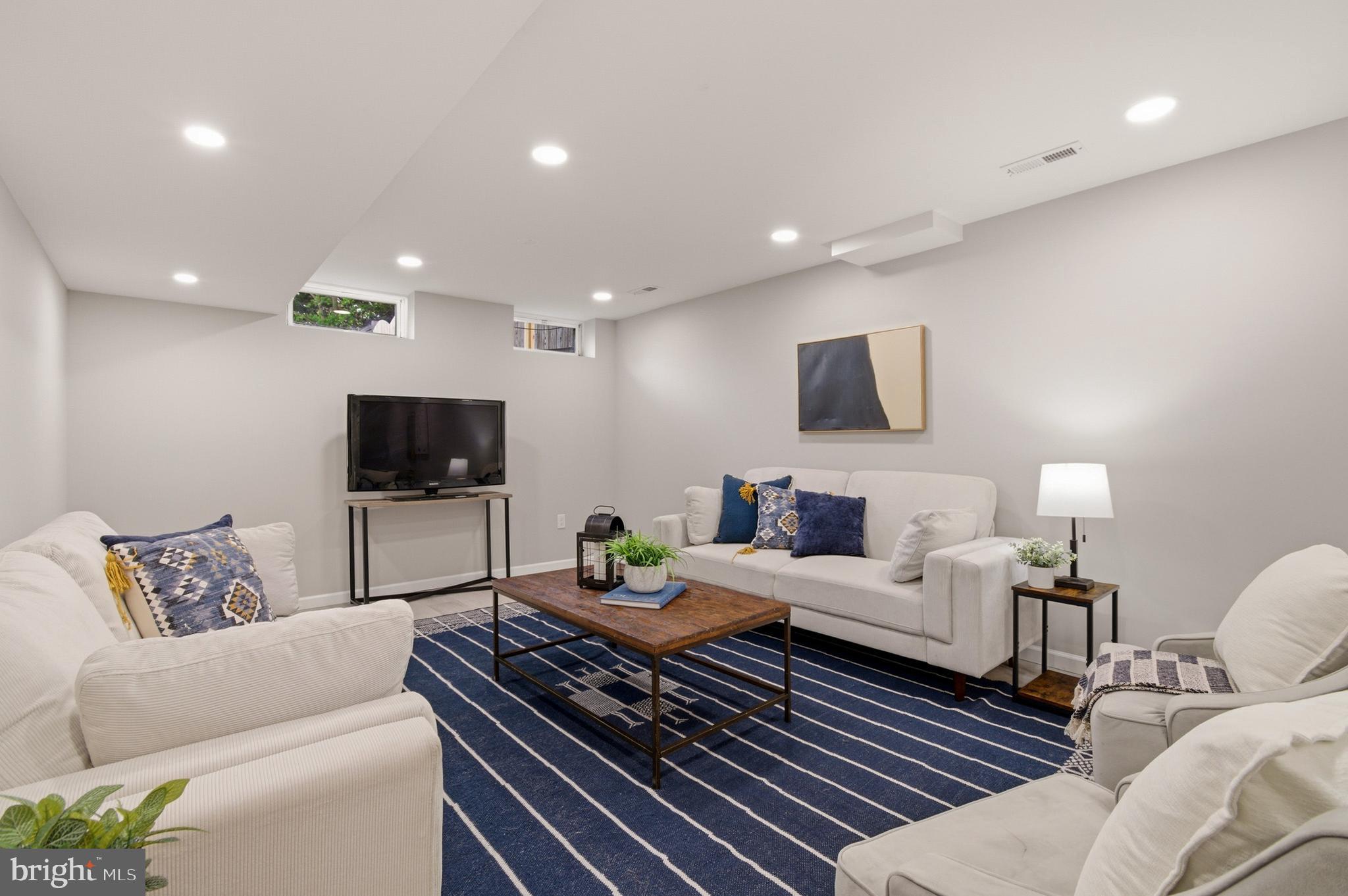 MONTGOMERY MEADOWS - Residential