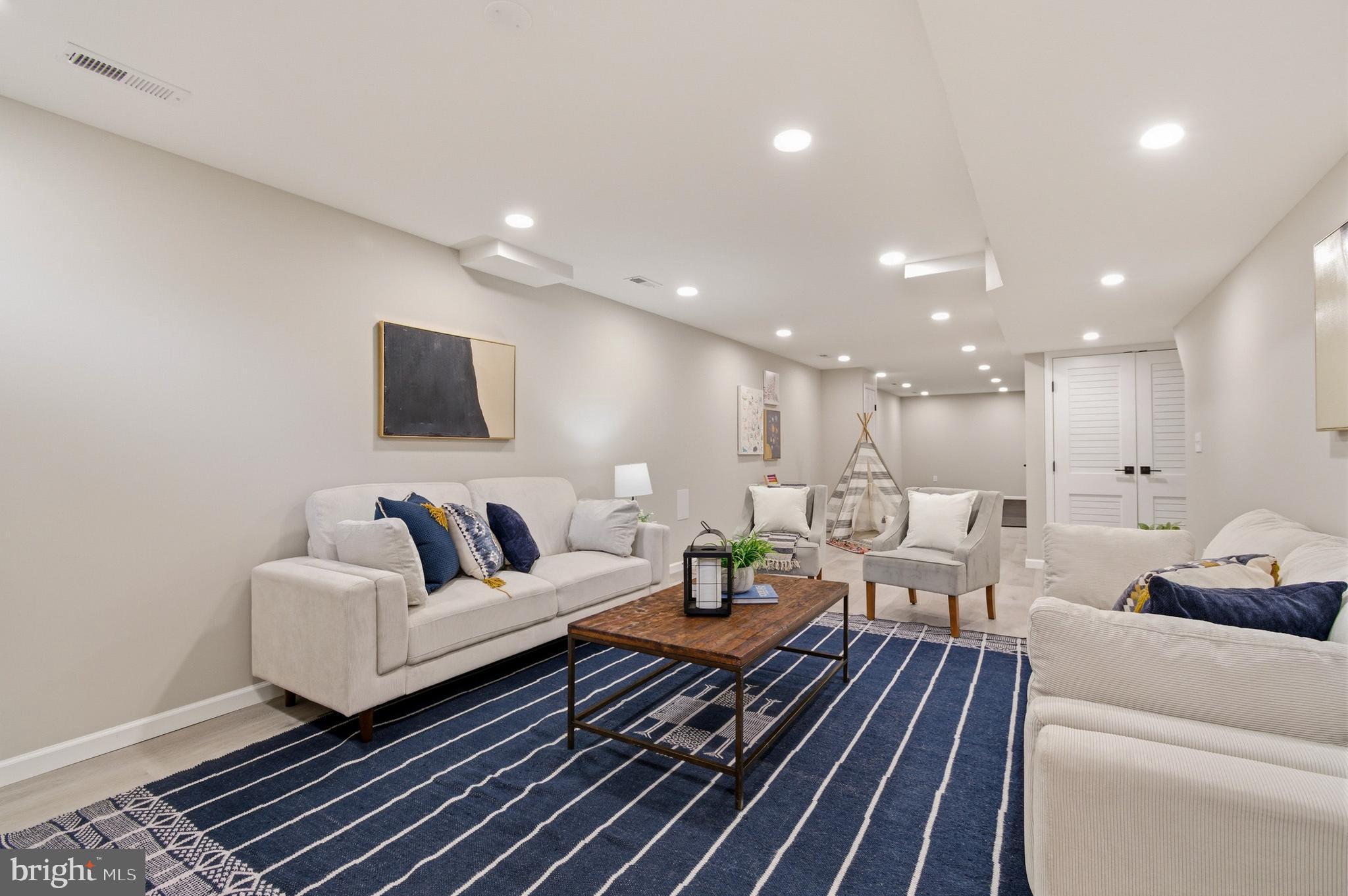 MONTGOMERY MEADOWS - Residential