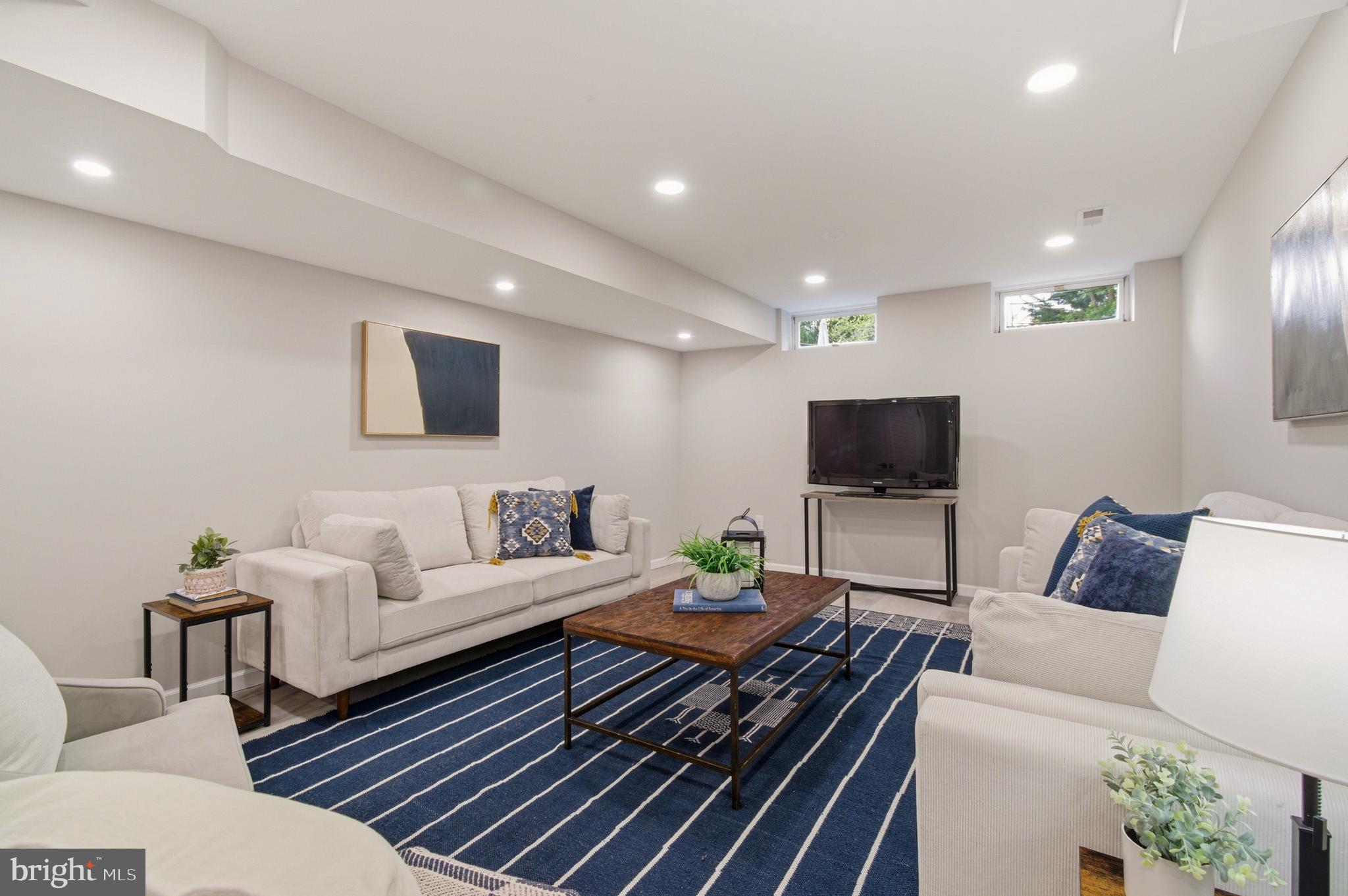 MONTGOMERY MEADOWS - Residential