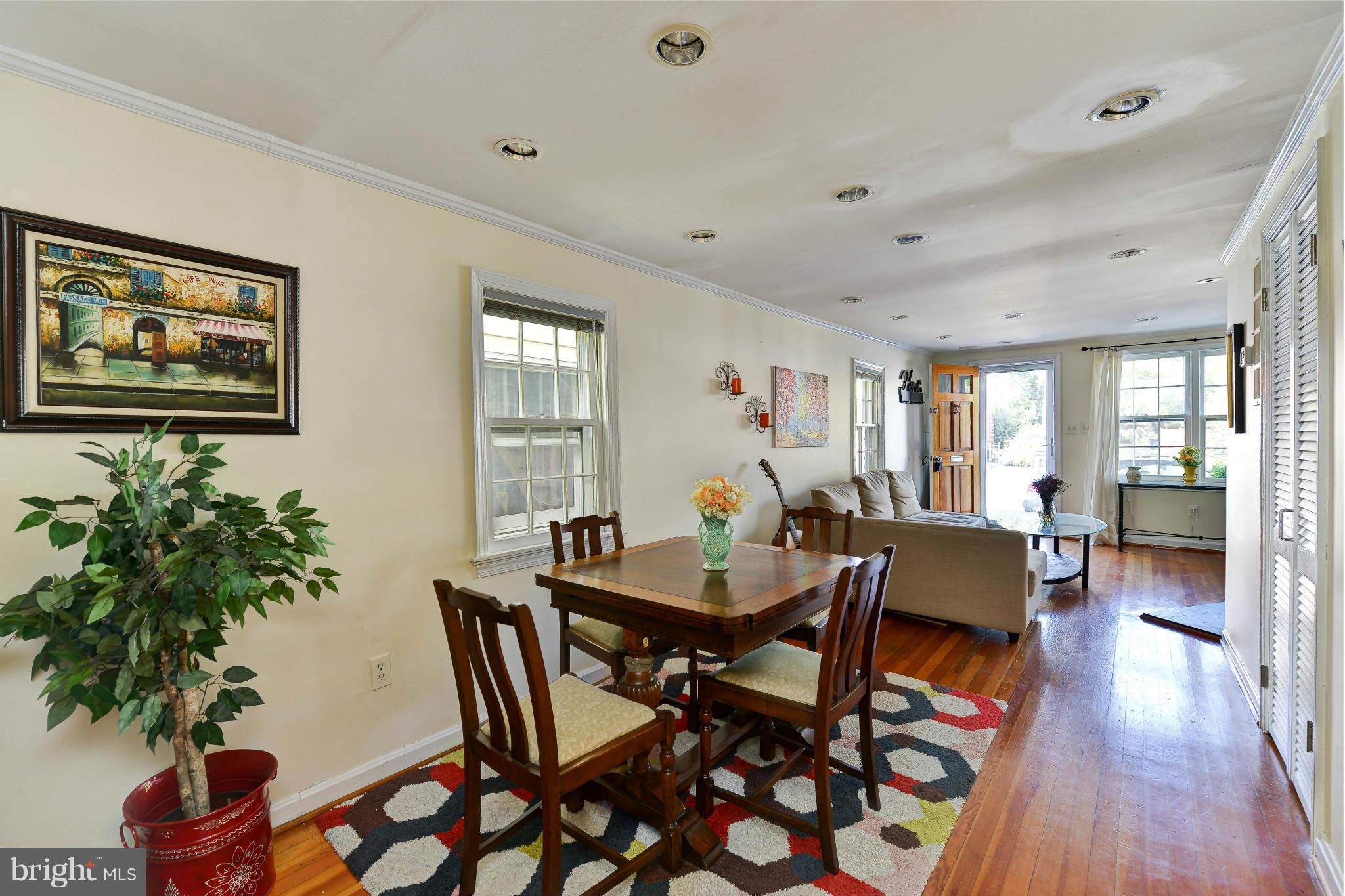 THOMAS SHELTON ESTATE - Residential Lease