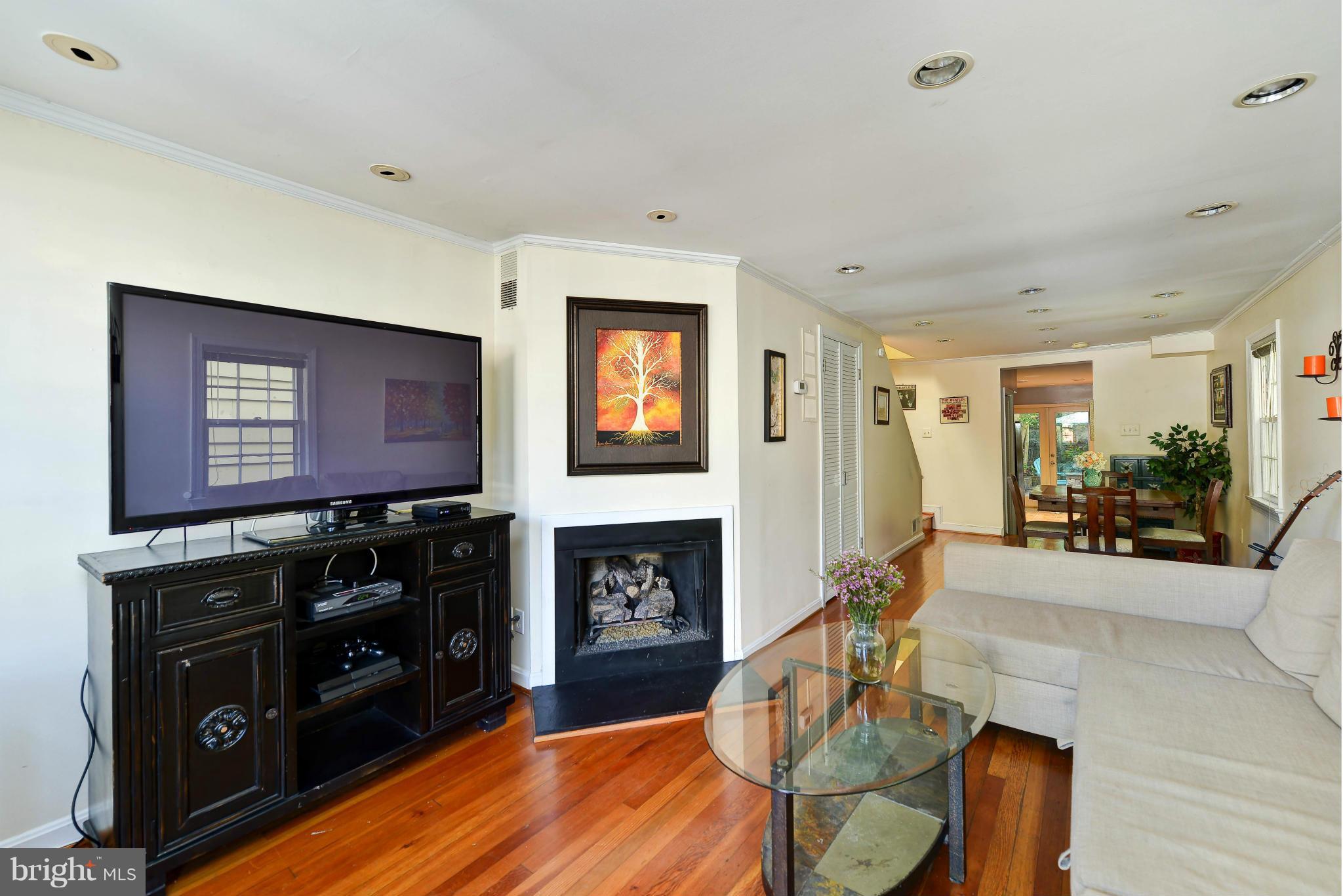 THOMAS SHELTON ESTATE - Residential Lease