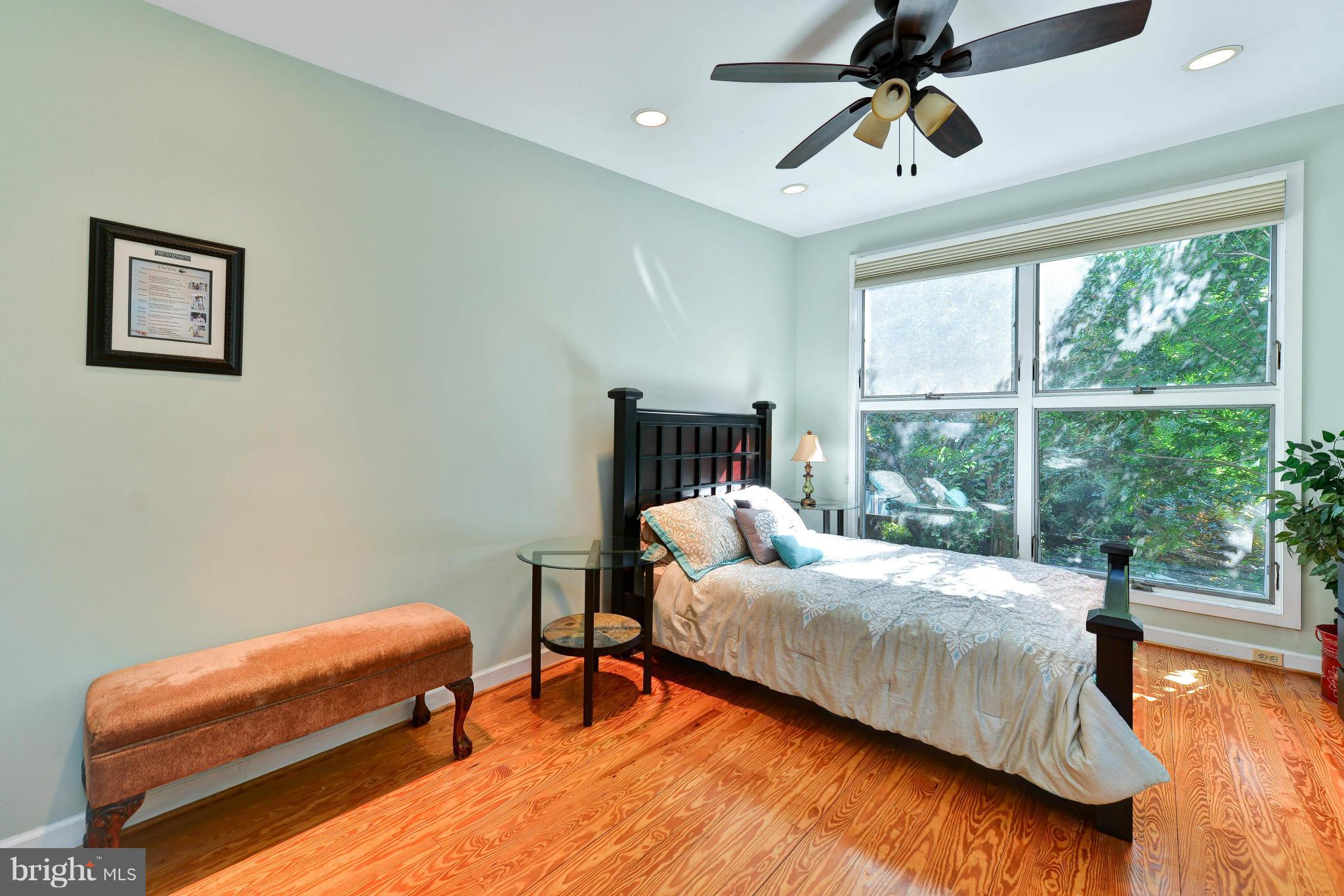 THOMAS SHELTON ESTATE - Residential Lease