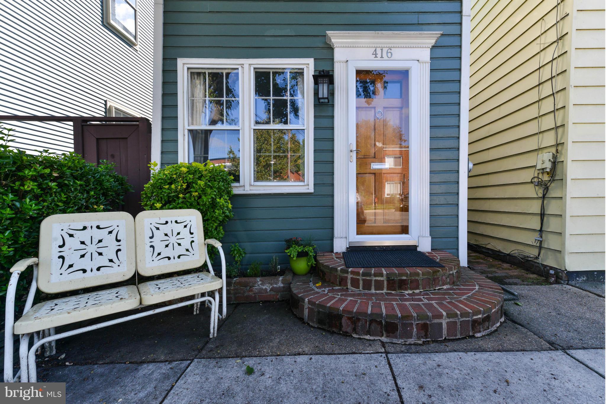 THOMAS SHELTON ESTATE - Residential Lease