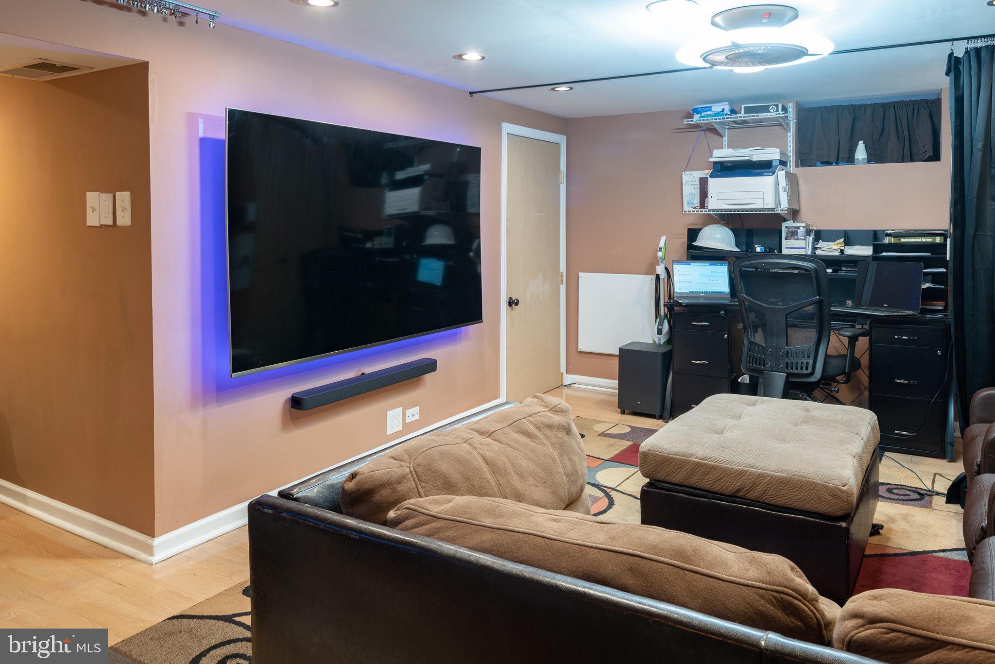 GOSHEN TERR - Residential