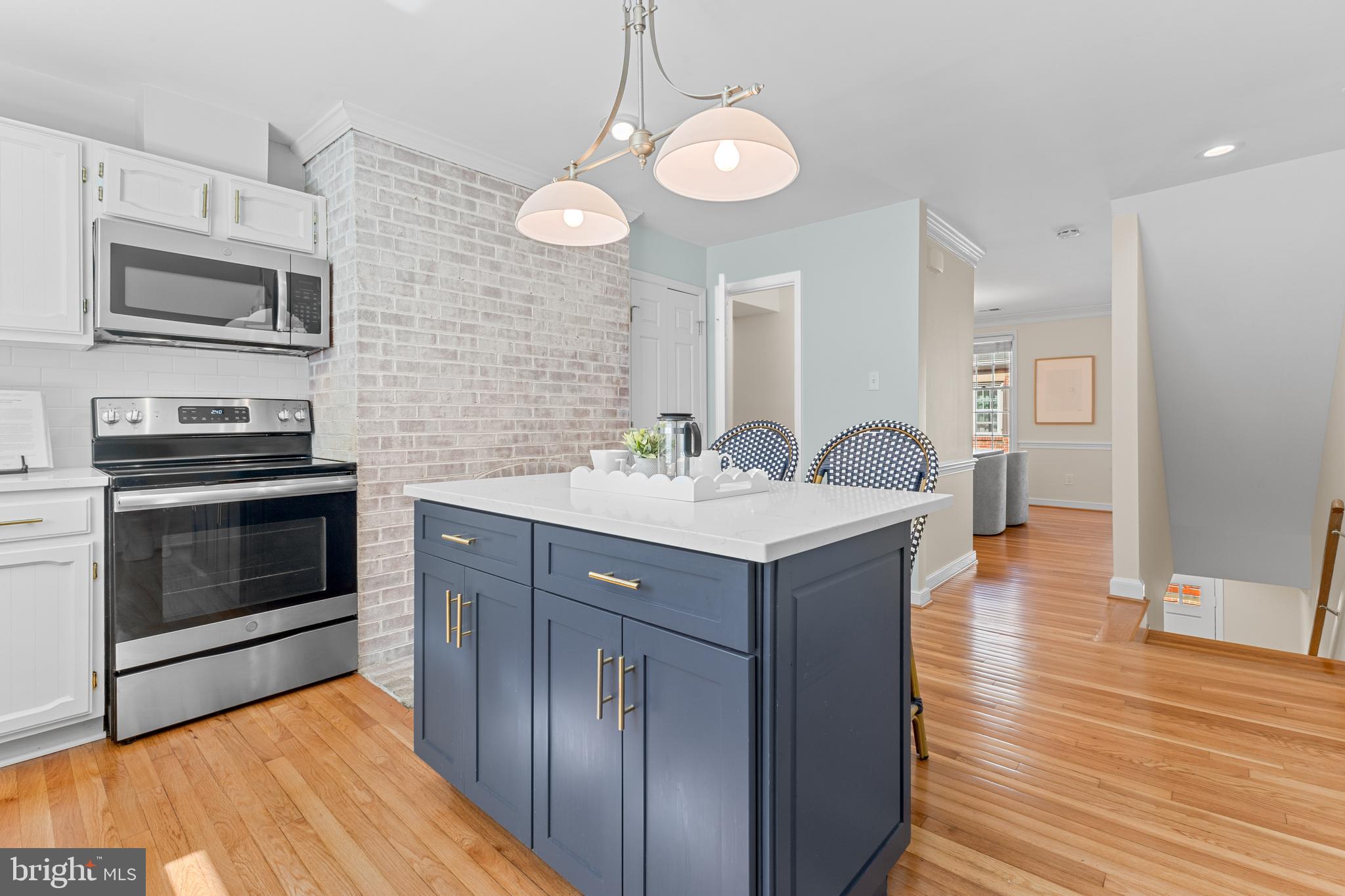 VIRGINIA VILLAGE - Residential