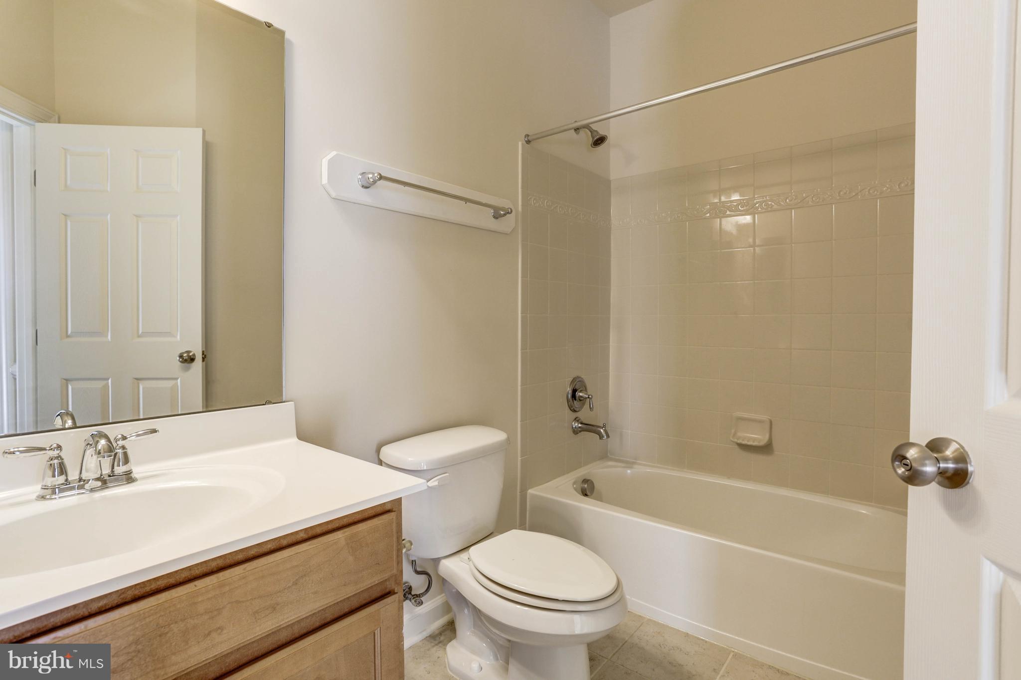 VILLAGES OF URBANA - Residential Lease