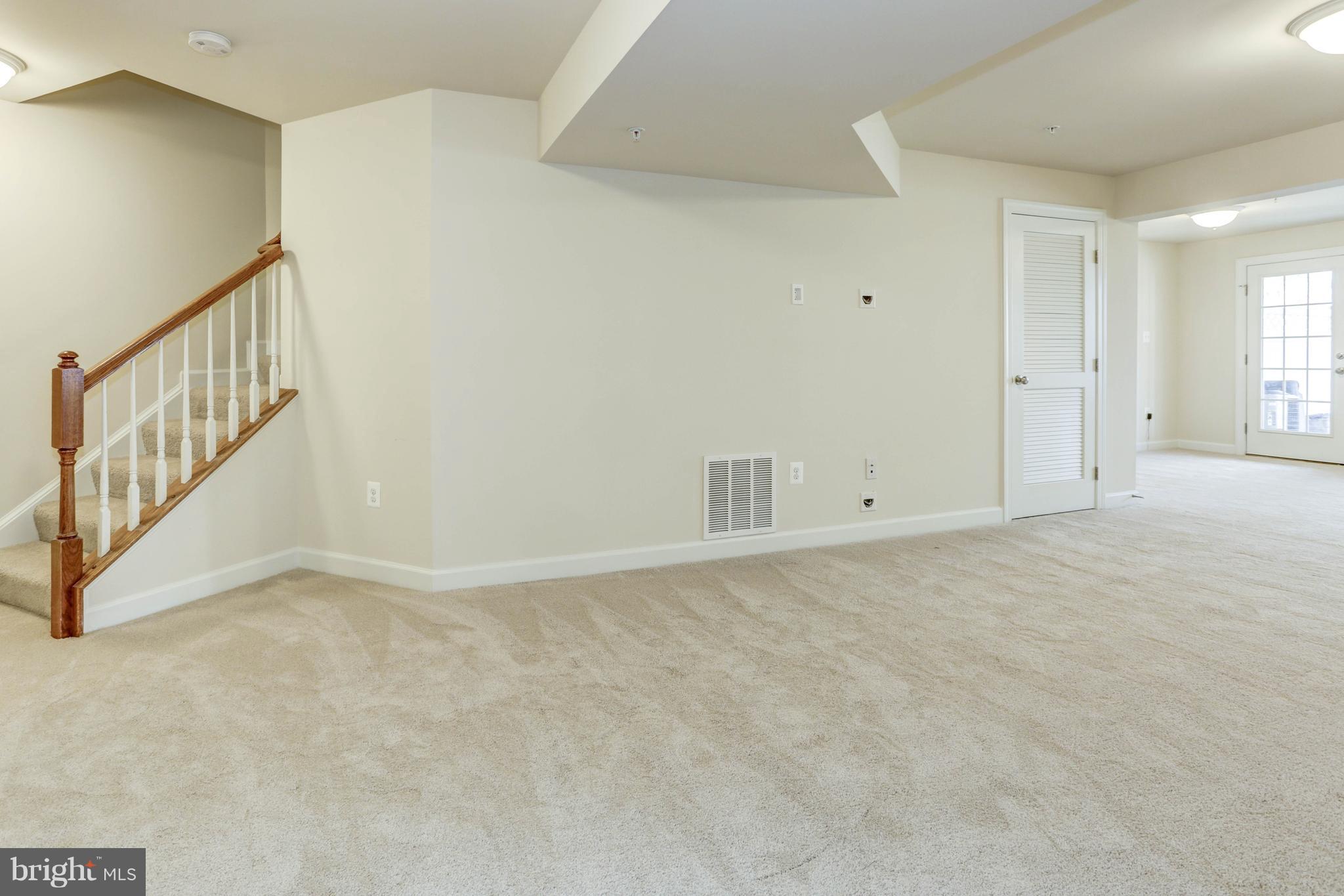 VILLAGES OF URBANA - Residential Lease