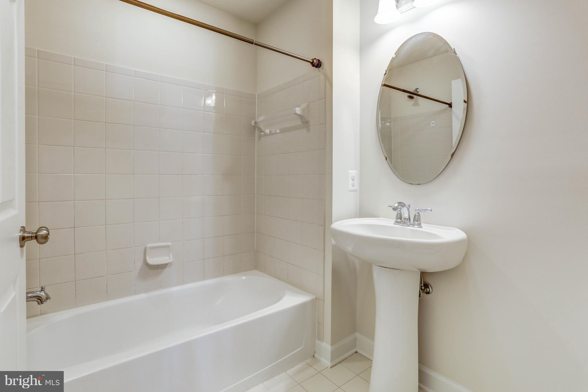 VILLAGES OF URBANA - Residential Lease