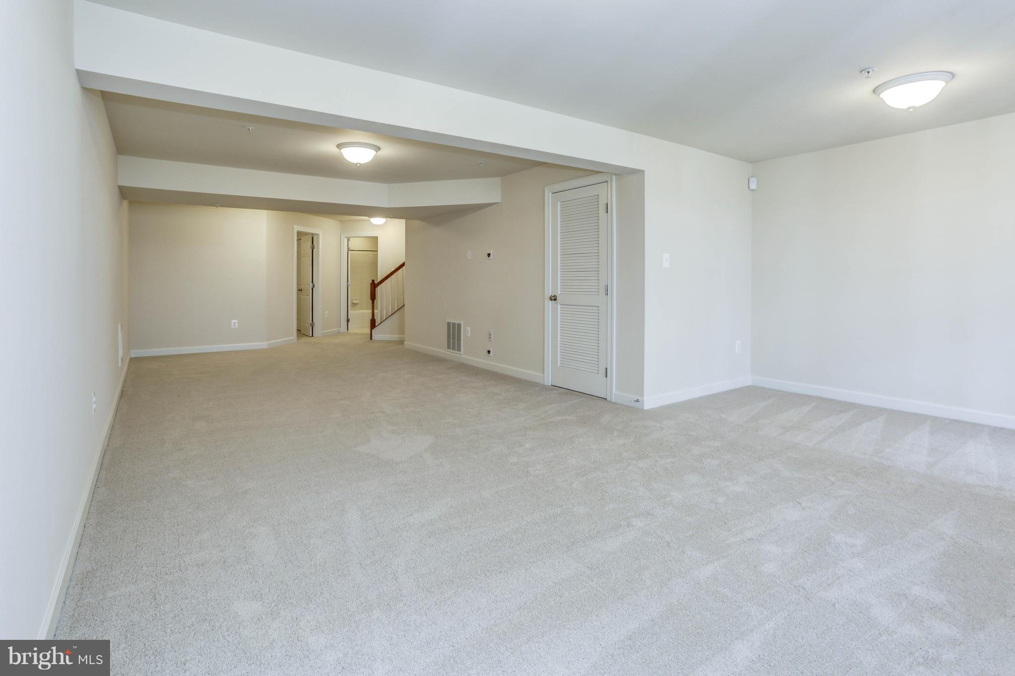 VILLAGES OF URBANA - Residential Lease